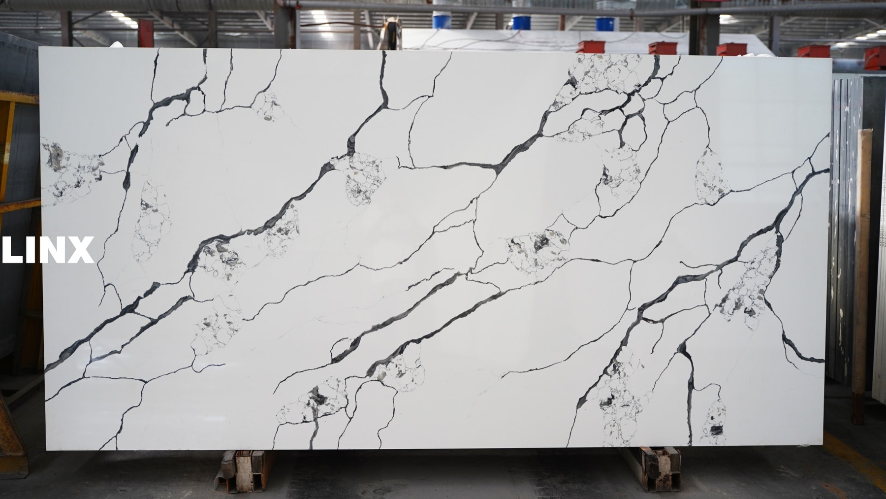 LX1009 CALACATTA QUARTZ STONE - LINX SURFACES