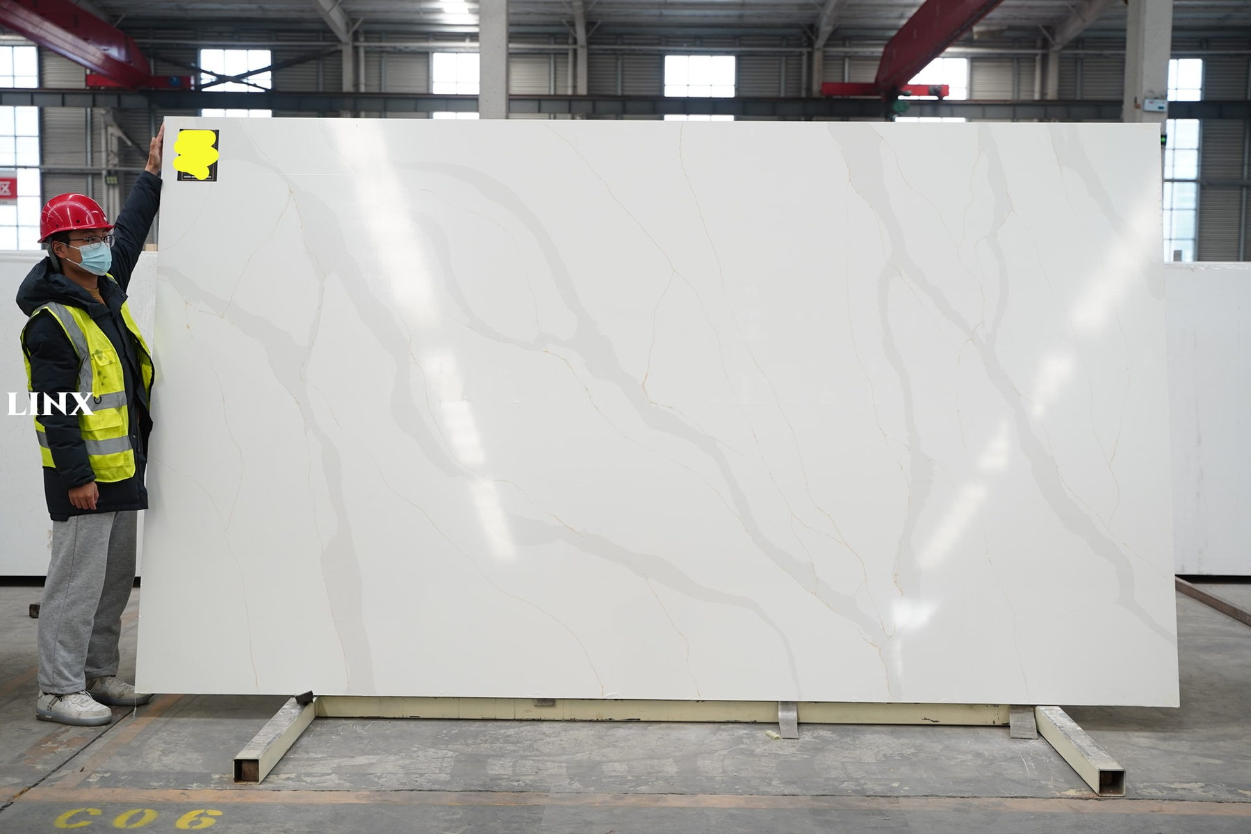 LX0012 CALACATTA GOLD QUARTZ STONE 1 LINX SURFACES