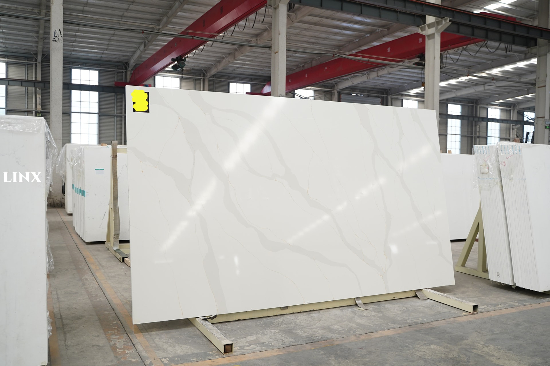 LX0012 CALACATTA GOLD QUARTZ STONE 2 LINX SURFACES