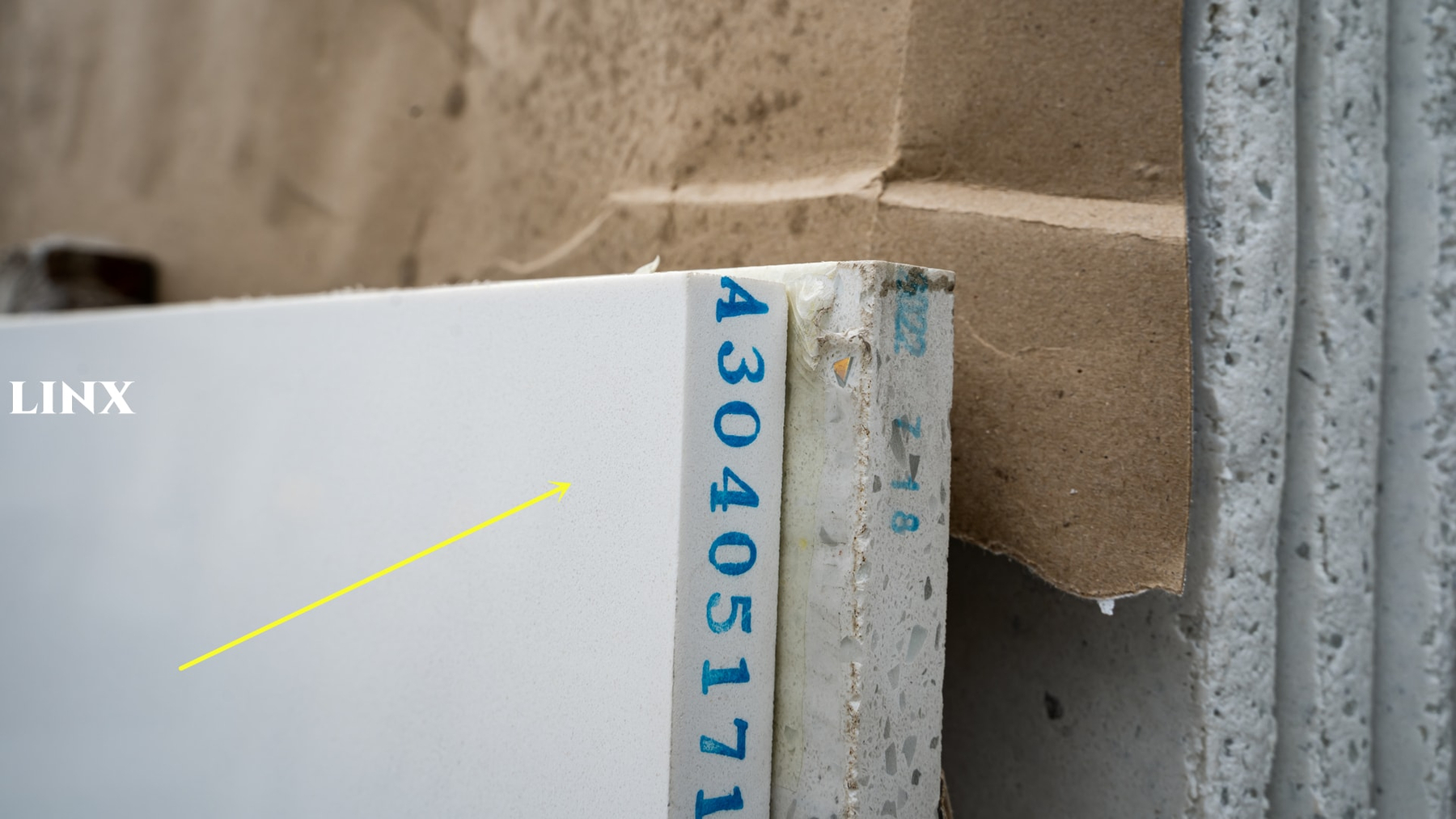 LX1000 PURE WHITE QUARTZ STONE CLOSE UP 4 LINX SURFACES