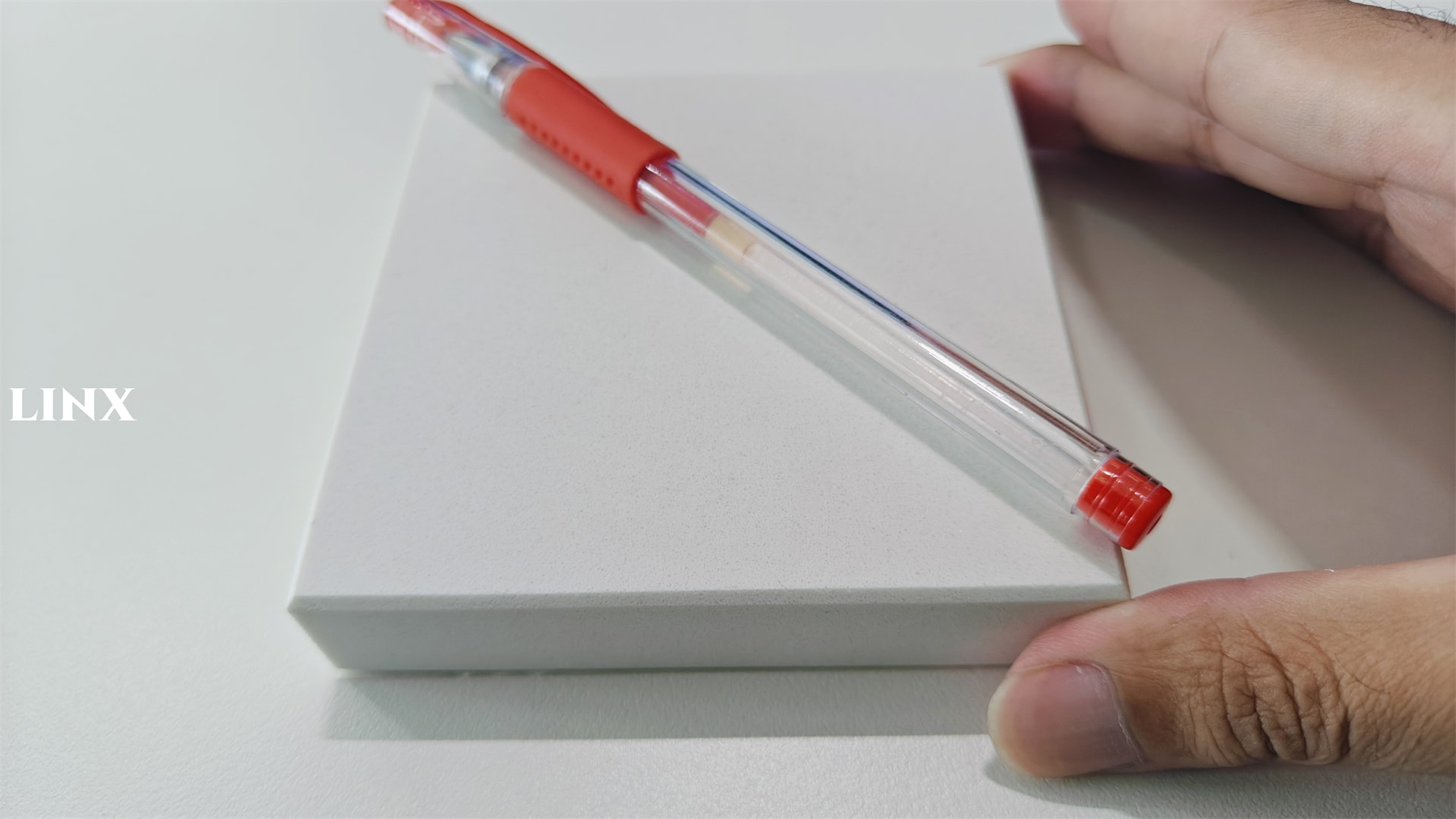 LX1000 PURE WHITE QUARTZ STONE SAMPLE 1 - LINX SURFACES