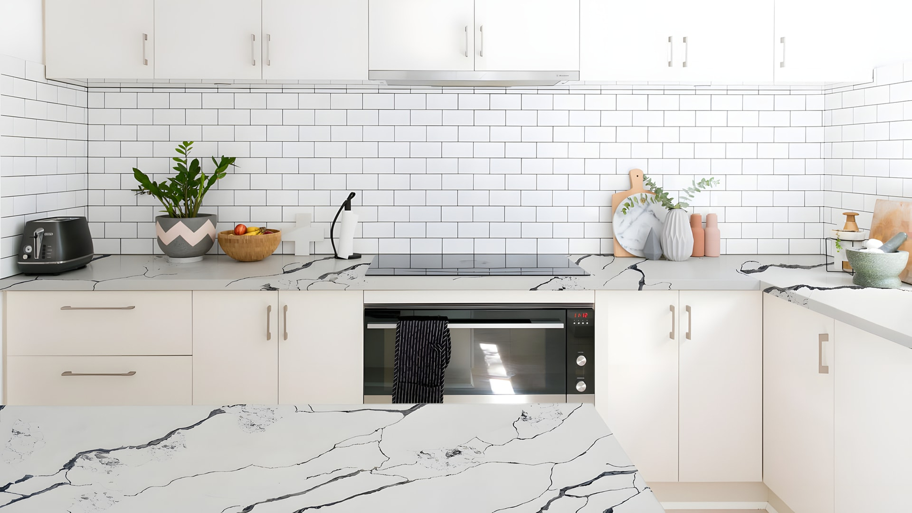 LX1009 CALACATTA QUARTZ STONE COUNTERTOP 1 LINX SURFACES