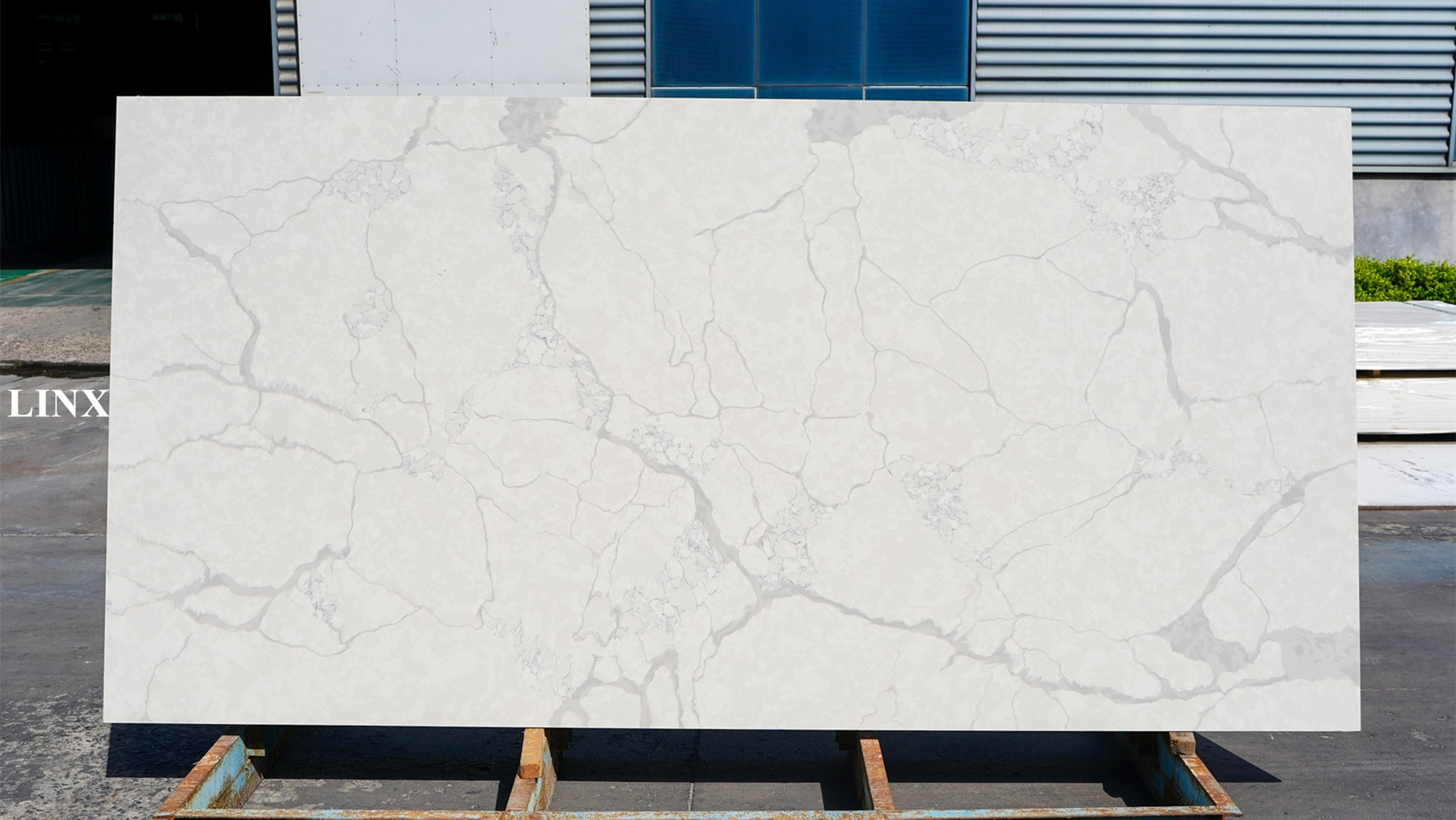 LX1016 CALACATTA QUARTZ STONE LINX SURFACES