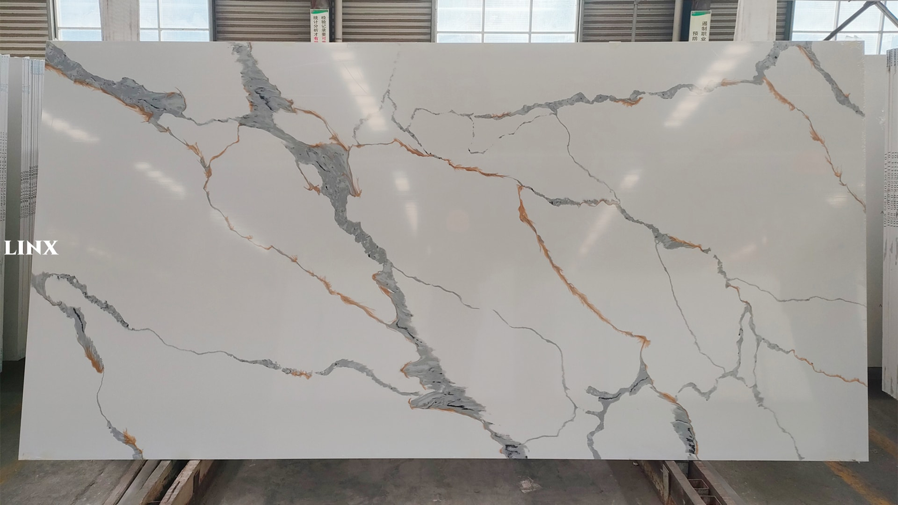 LX1028 CALACATTA GOLD QUARTZ STONE LINX SURFACES