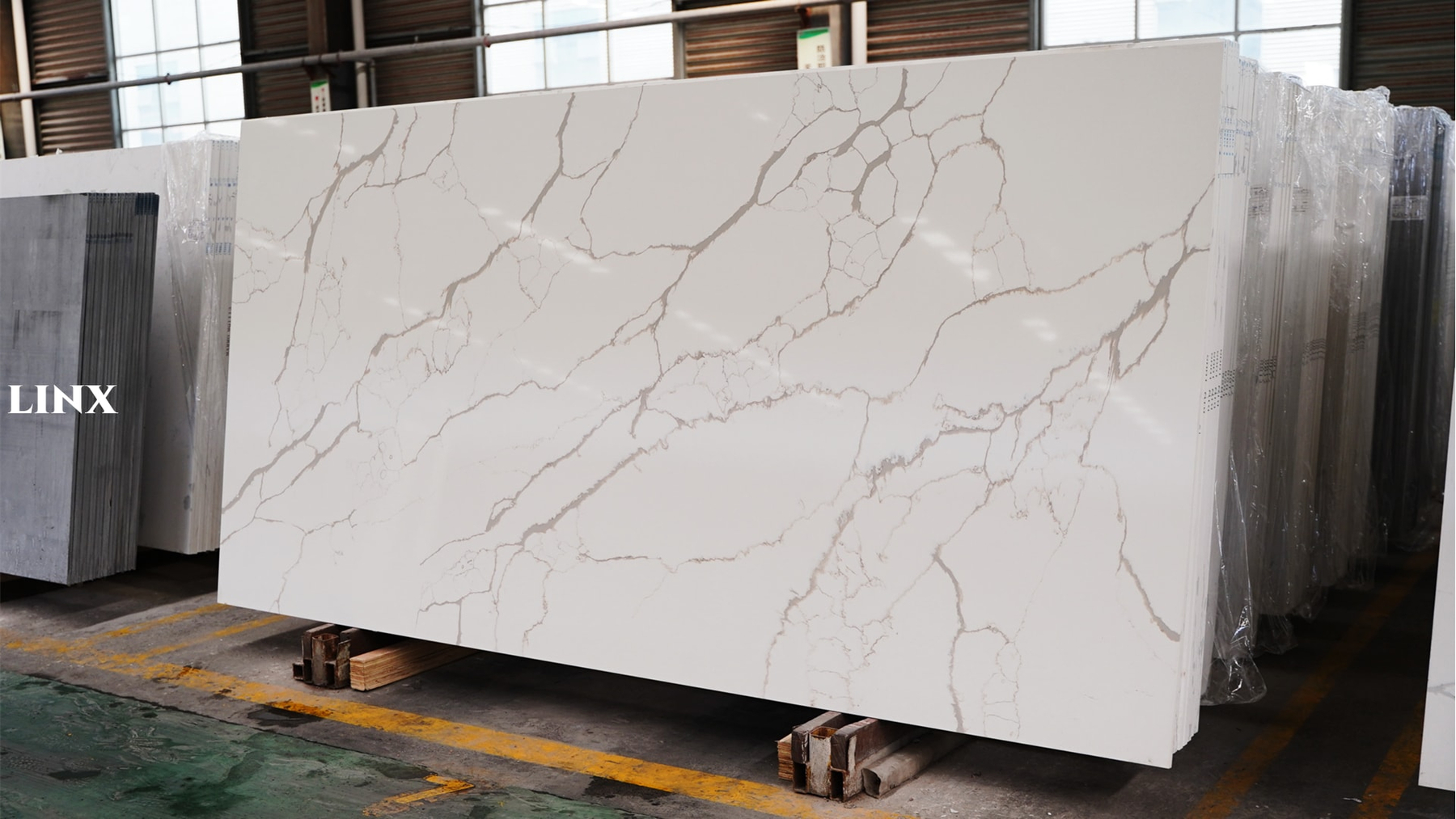 LX1103 CALACATTA GOLD QUARTZ STONE 2 LINX SURFACES