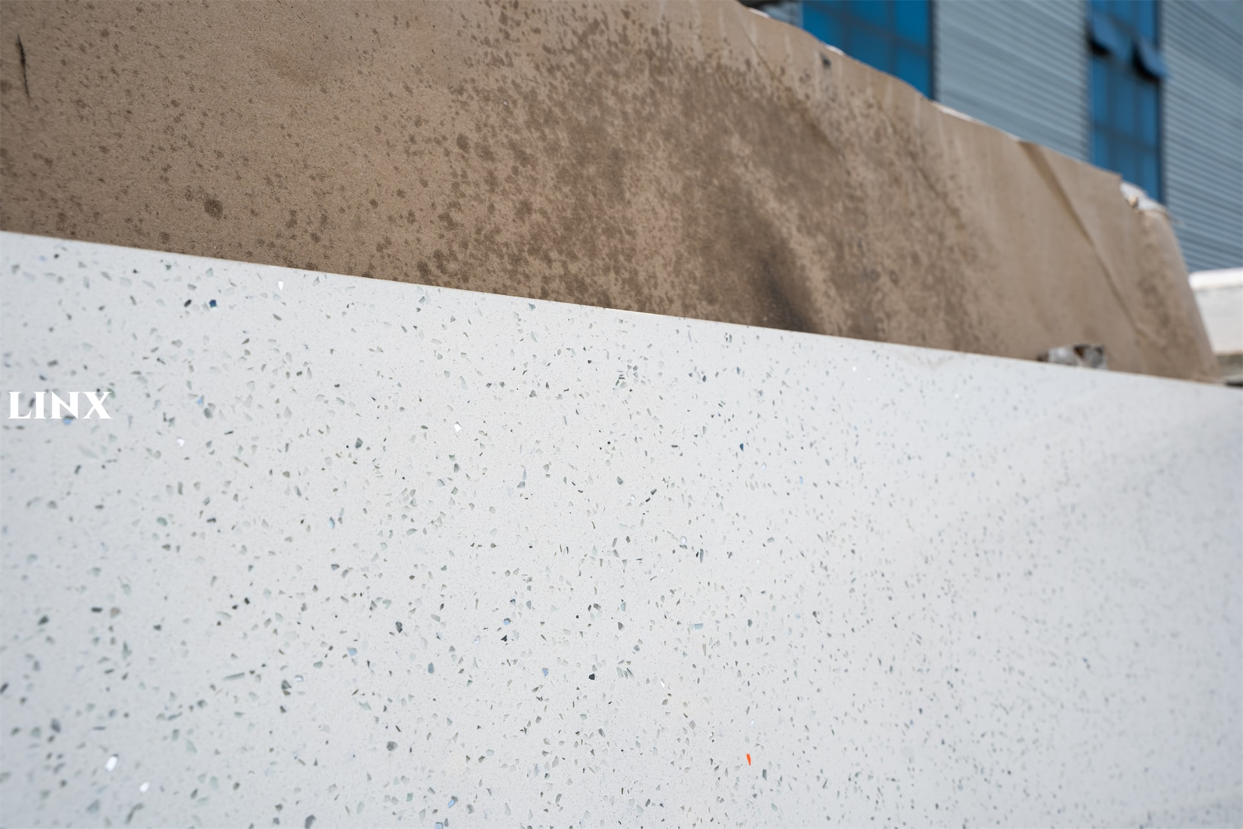 LX1200 SPARKLE WHITE QUARTZ STONE CLOSE UP 3 LINX SURFACES