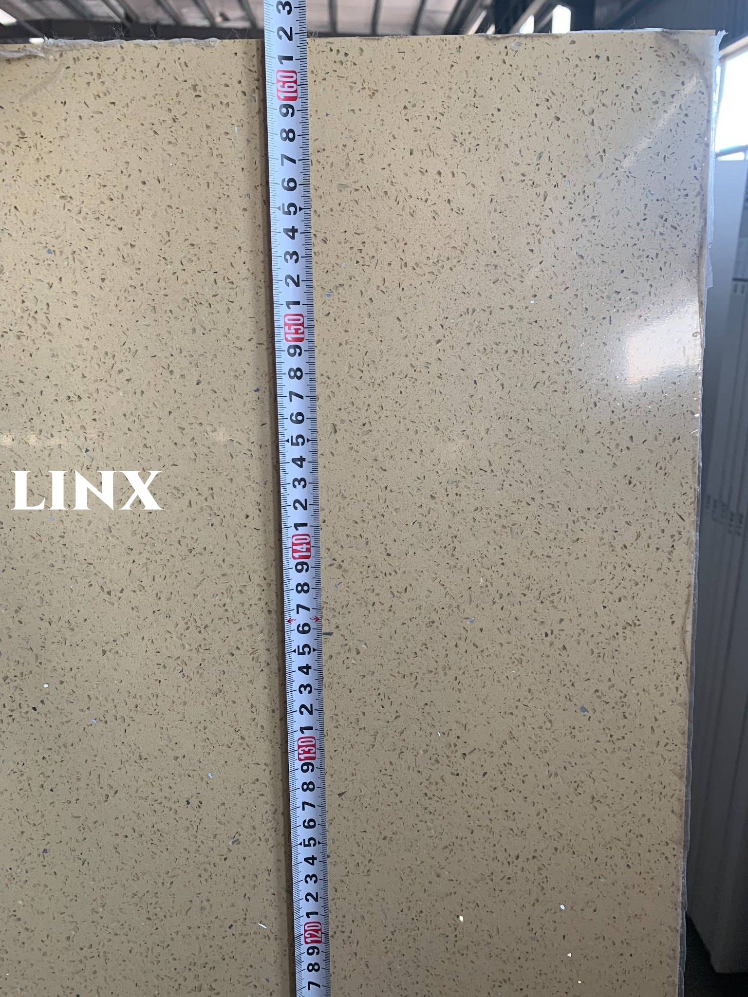 LX1202 SPARKLE BEIGE QUARTZ STONE CLOSE UP 3 LINX SURFACES