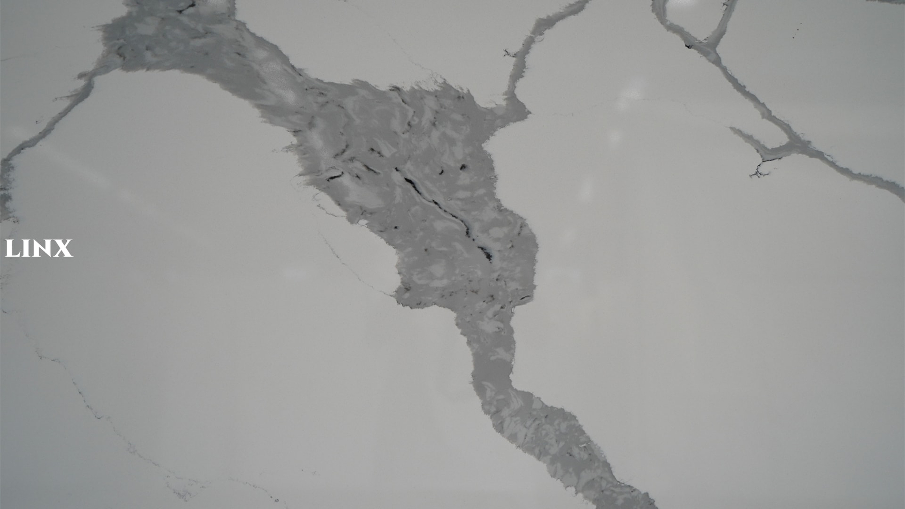 LX1208 CALACATTA WHITE QUARTZ STONE CLOSE UP 1 LINX SURFACES