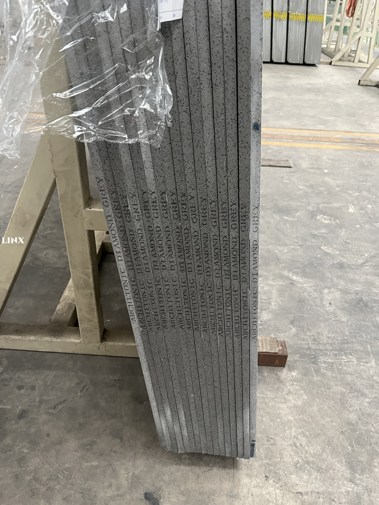 LX1209 SPARKLE GREY QUARTZ STONE CLOSE UP 6 LINX SURFACES