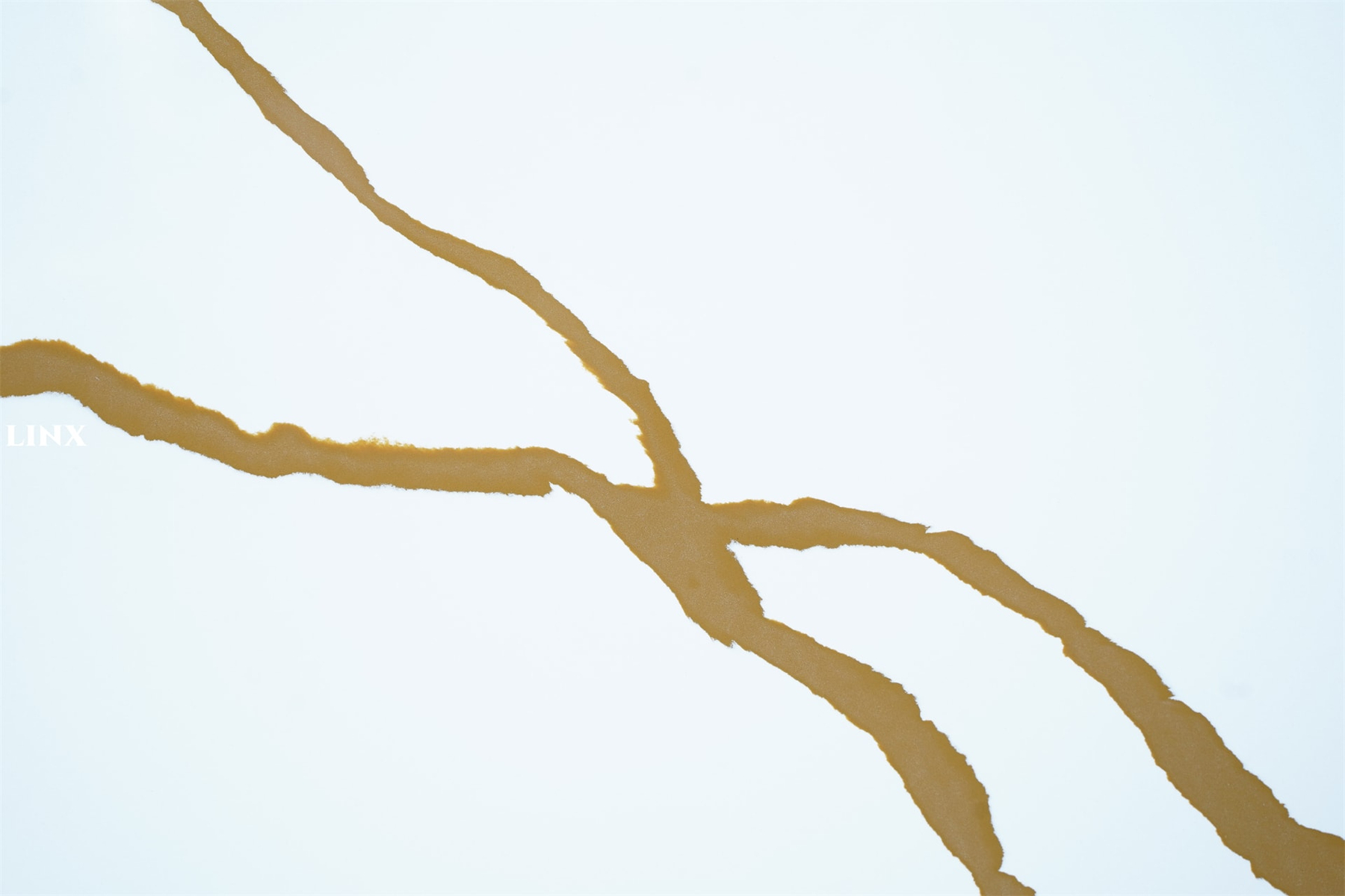 LX1276 CALACATTA GOLD QUARTZ STONE CLOSE UP 4 LINX SURFACES