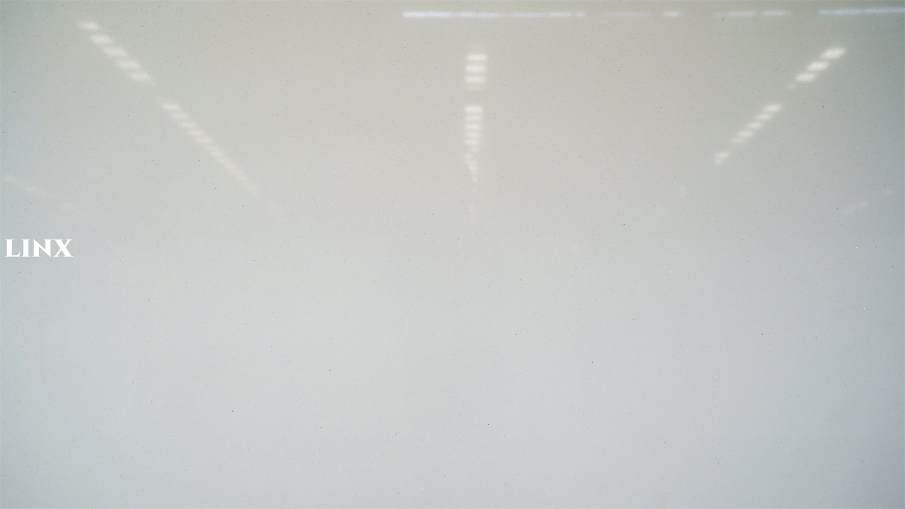 LX1314 SKY WHITE QUARTZ STONE CLOSE UP 1 LINX SURFACES