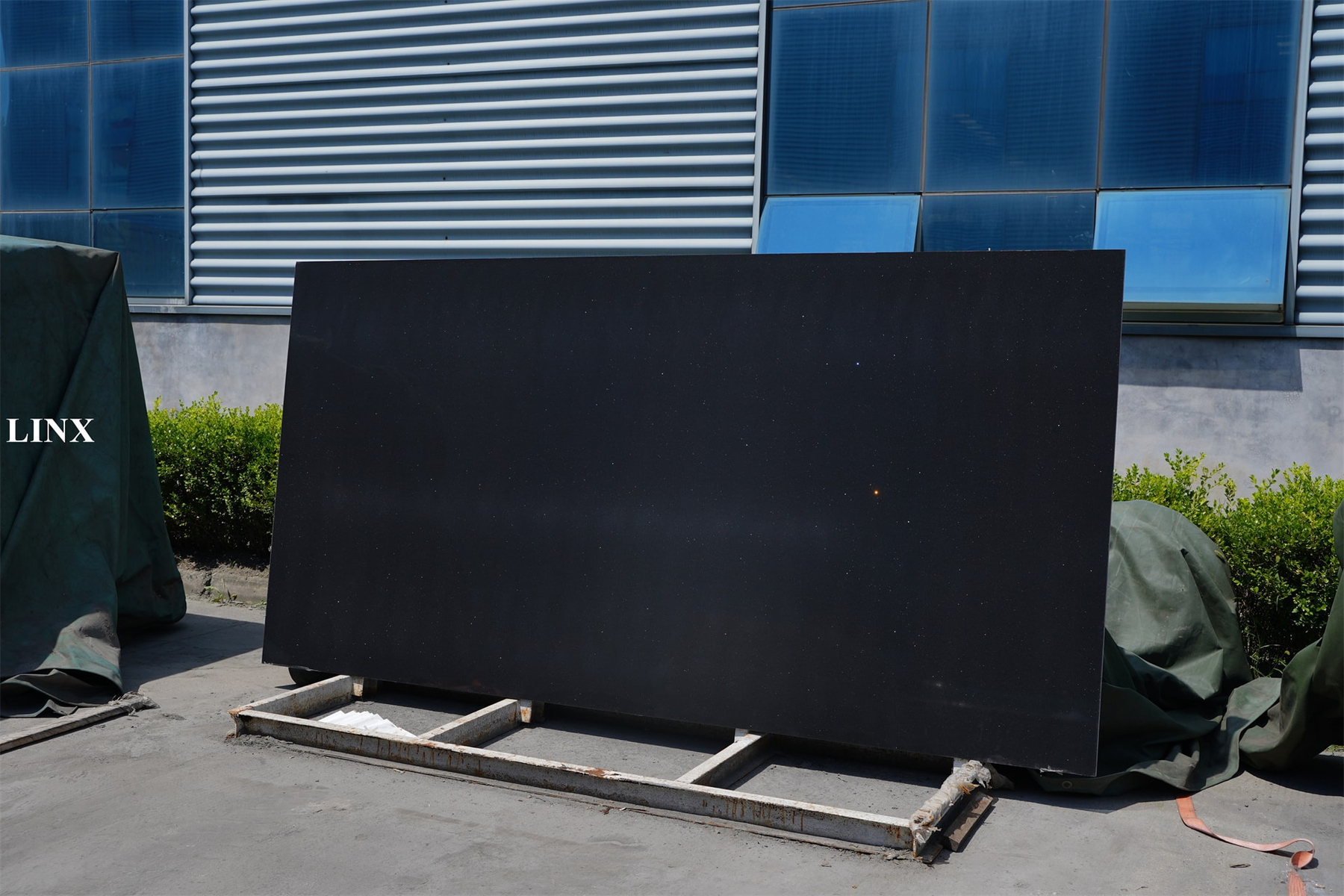LX1315 SKY BLACK QUARTZ STONE 2 LINX SURFACES Sintered Stone