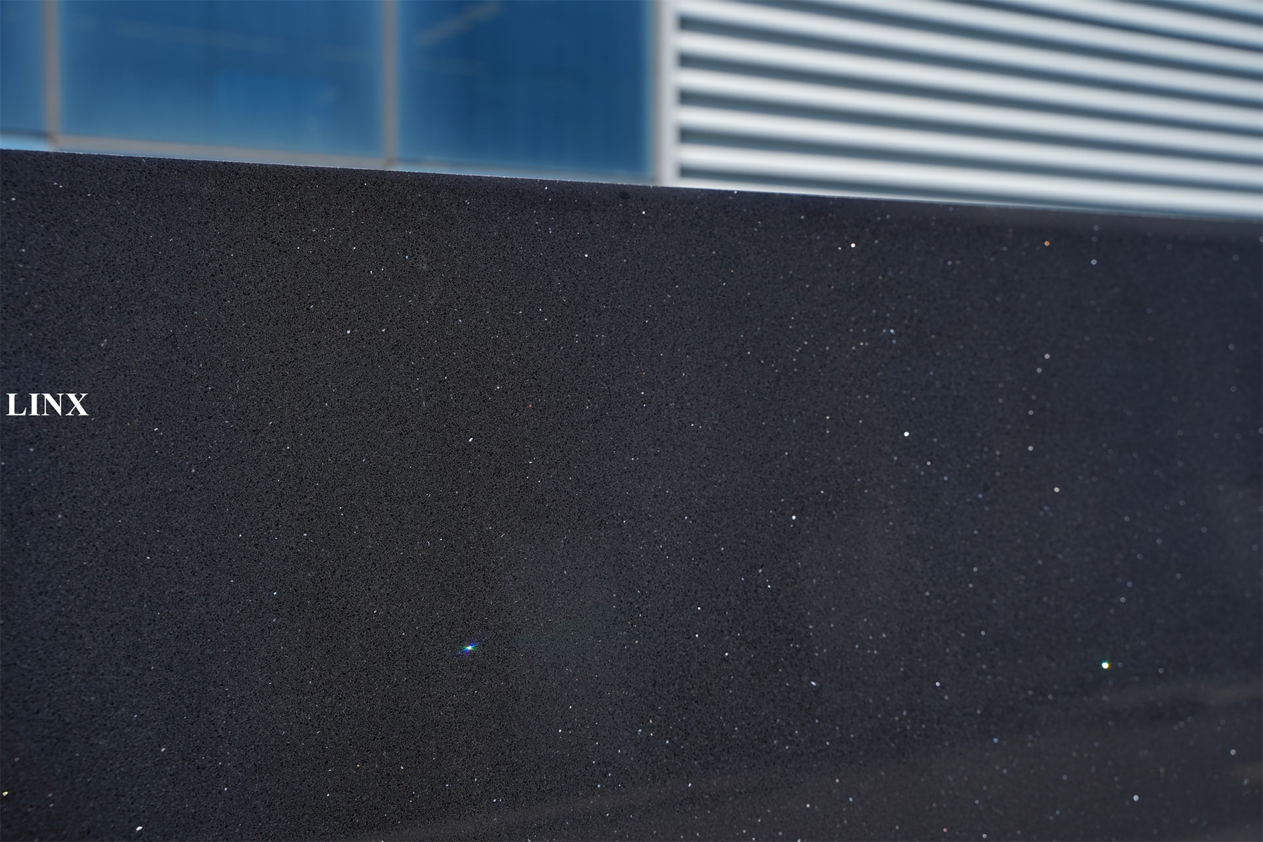 LX1315 SKY BLACK QUARTZ STONE CLOSE UP 3 LINX SURFACES Sintered Stone