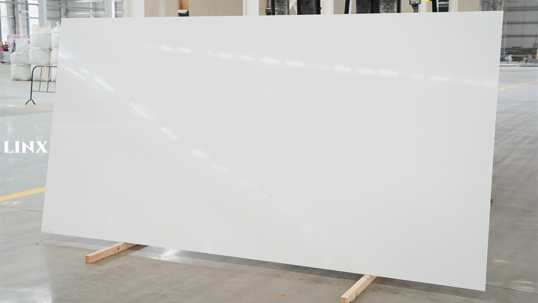 LX1600 SUPER WHITE QUARTZ STONE 2 LINX SURFACES