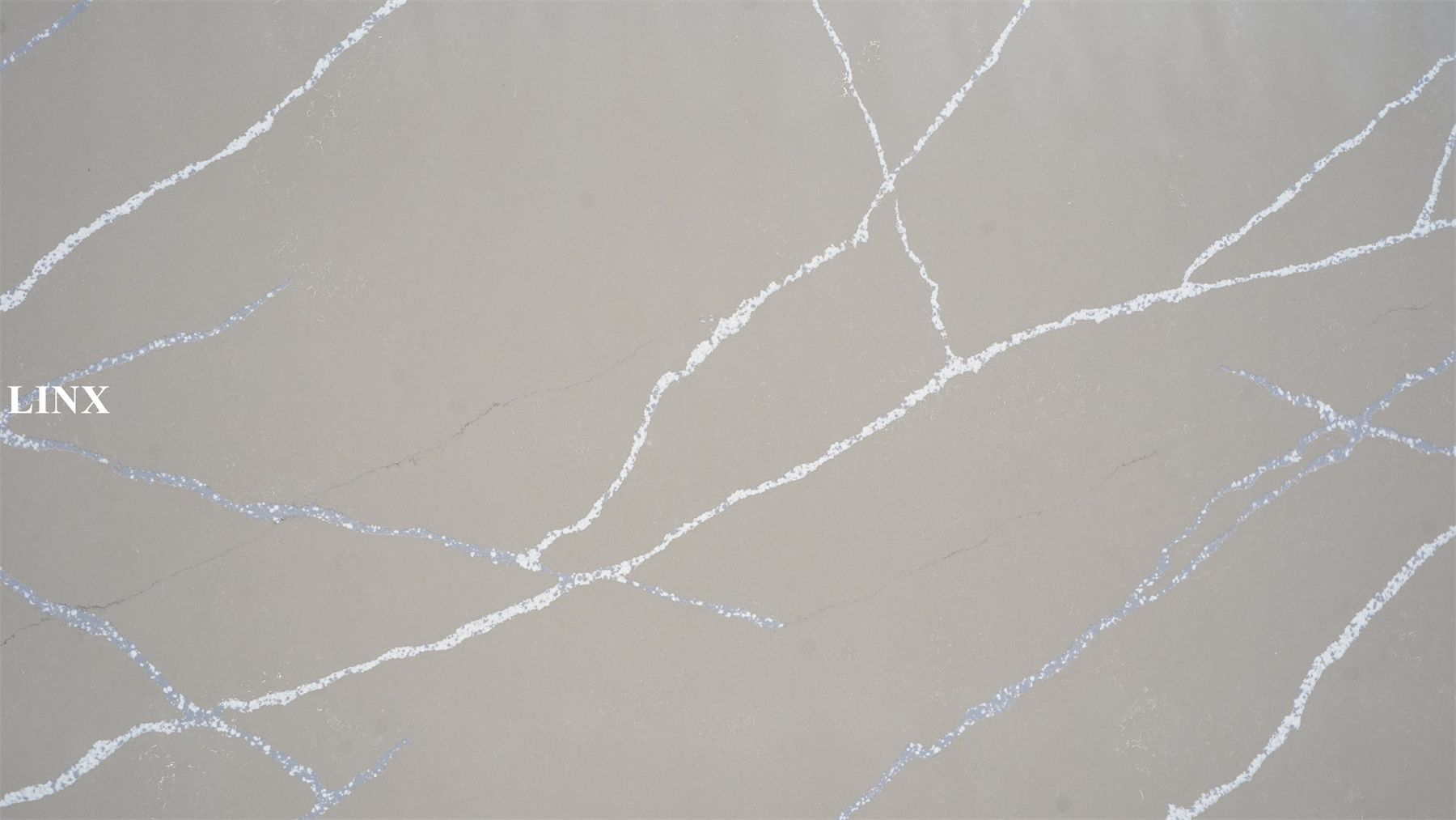 LX3046 CALACATTA GREY QUARTZ STONE CLOSE UP 1 LINX SURFACES