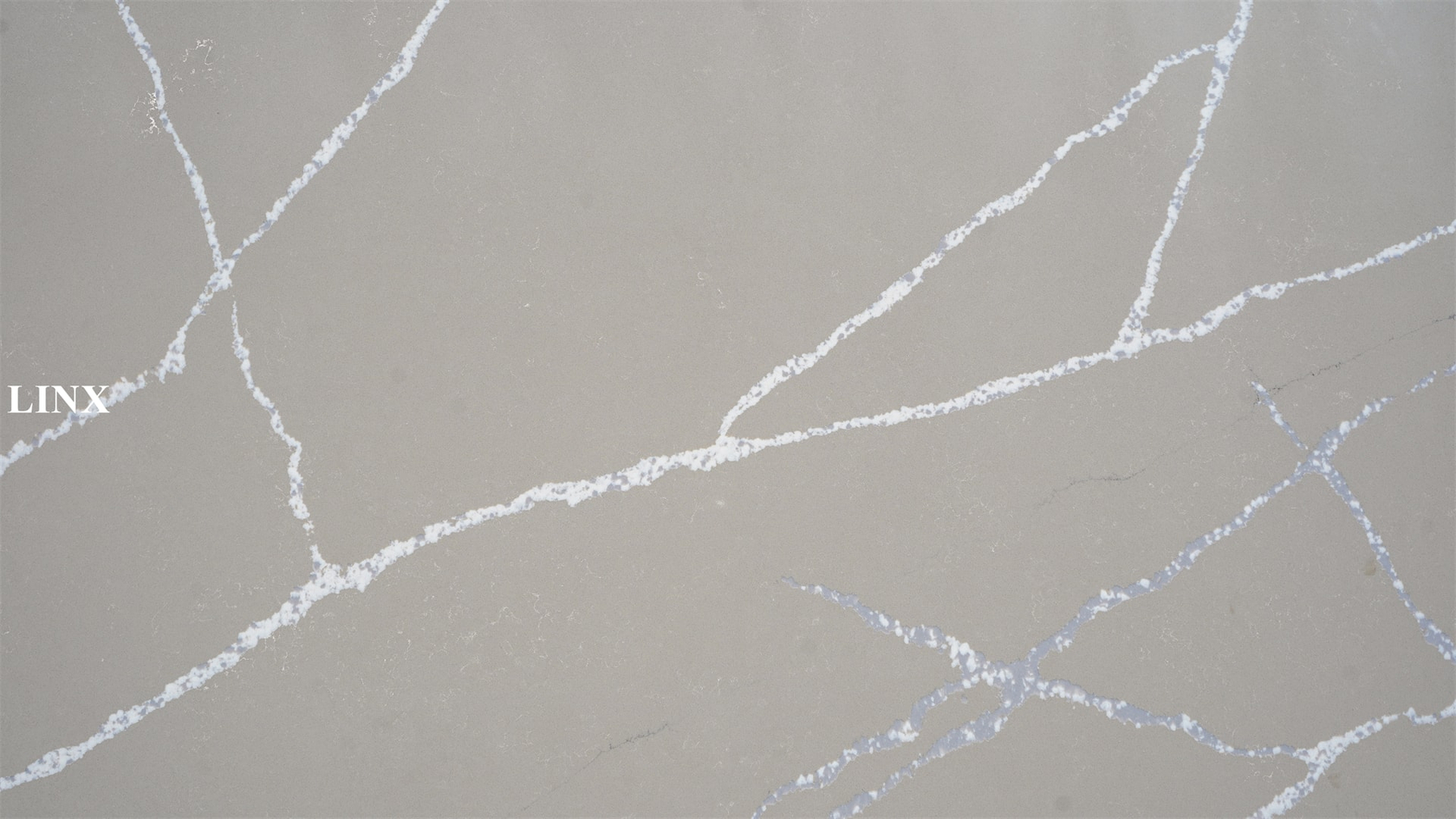 LX3046 CALACATTA GREY QUARTZ STONE CLOSE UP 2 LINX SURFACES