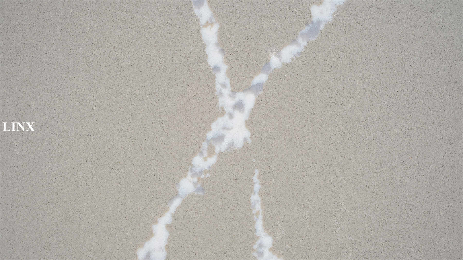 LX3046 CALACATTA GREY QUARTZ STONE CLOSE UP 4 LINX SURFACES