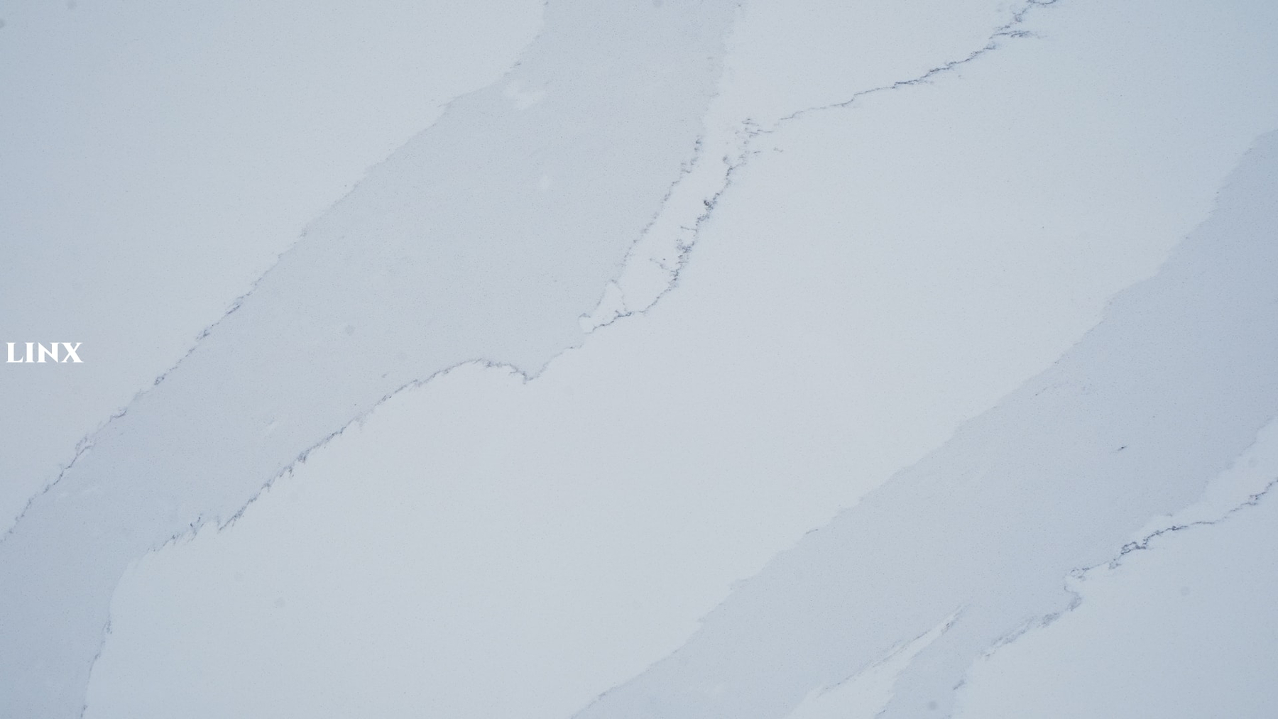 LX5104 CALACATTA WHITE QUARTZ STONE CLOSE UP 4 LINX SURFACES