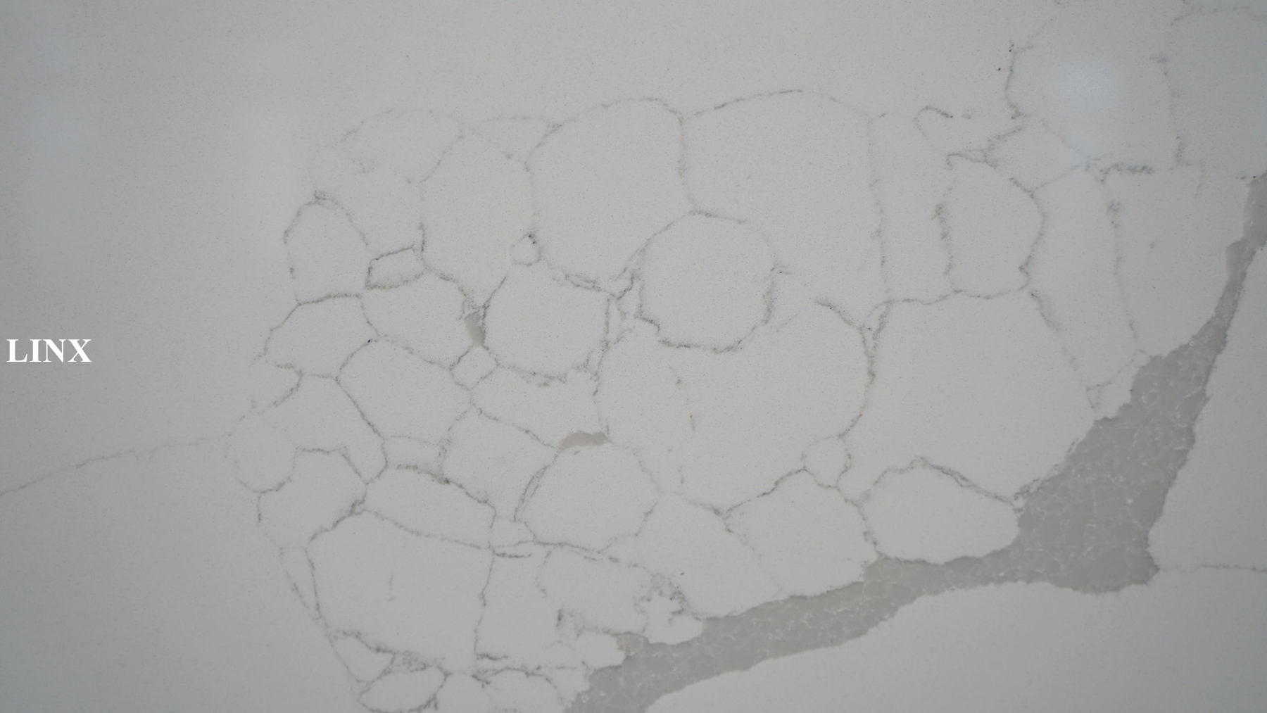 LX6016 Calacatta White Quartz Stone Close Up 2 Linx Surfaces