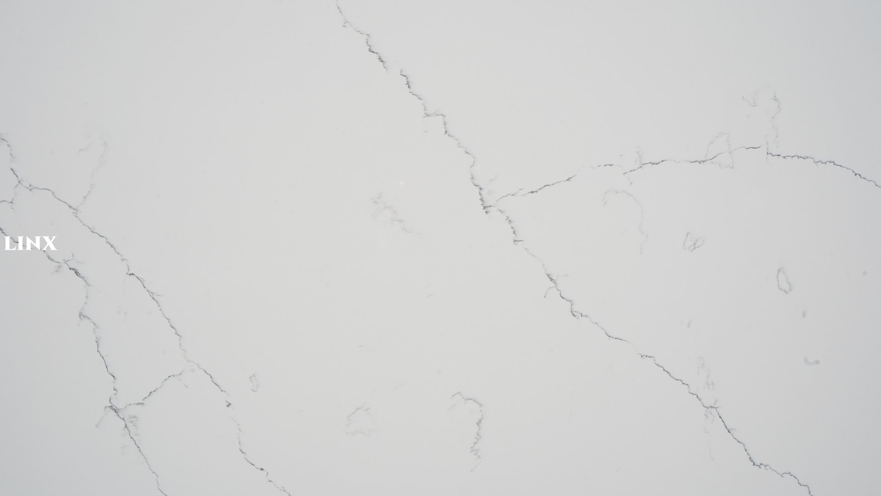 LX6041 CALACATTA WHITE QUARTZ STONE CLOSE UP 1 LINX SURFACES