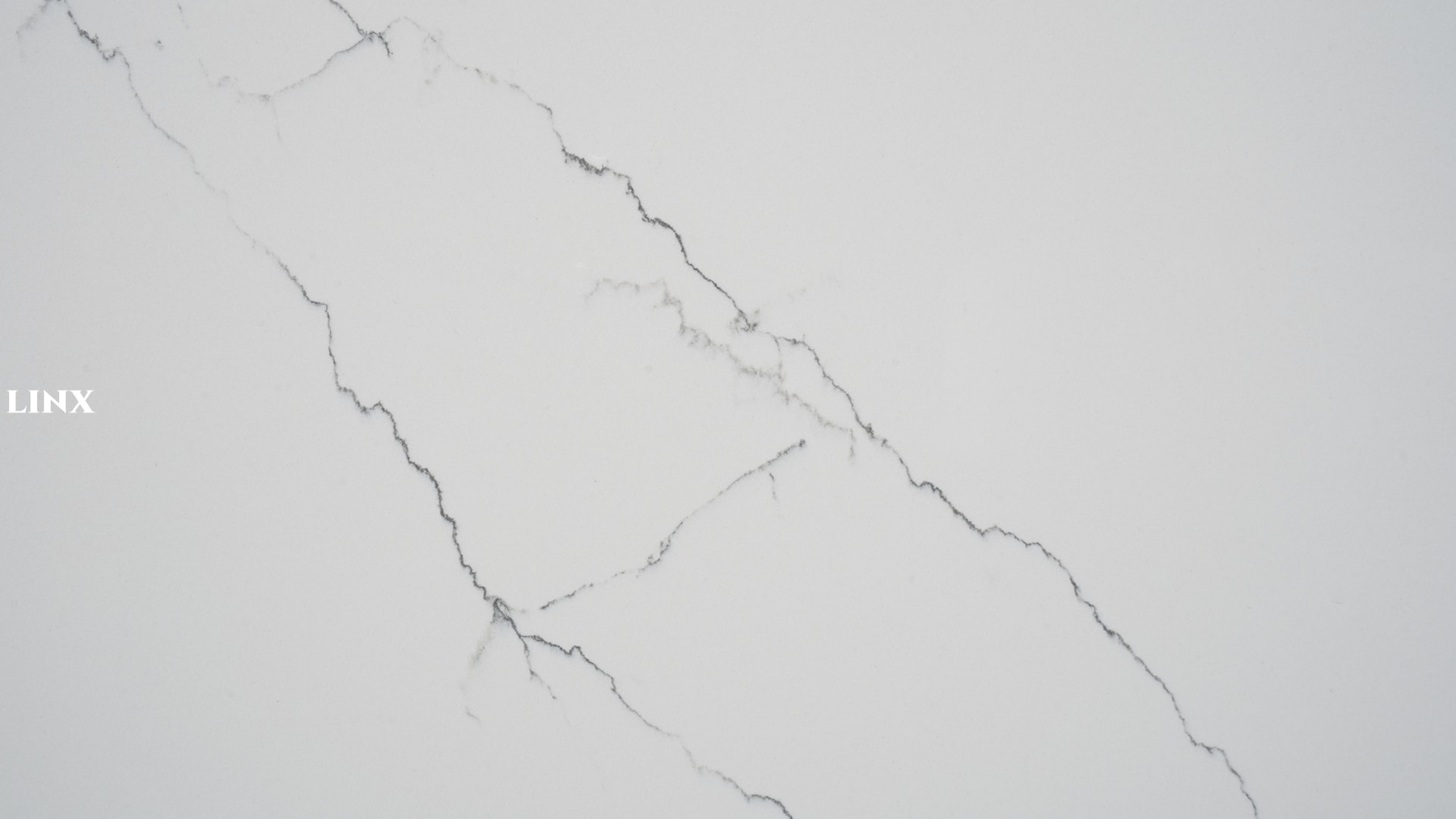 LX6041 CALACATTA WHITE QUARTZ STONE CLOSE UP 3 LINX SURFACES