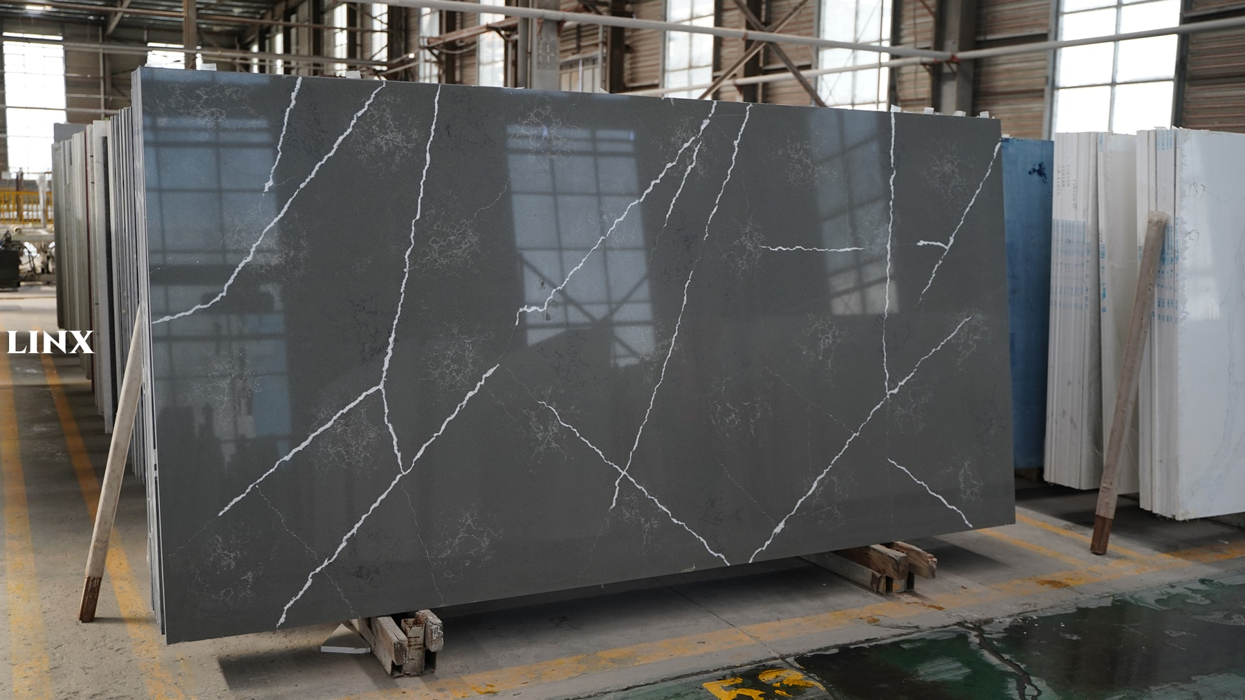LX6059 CALACATTA GREY QUARTZ STONE 1 LINX SURFACES