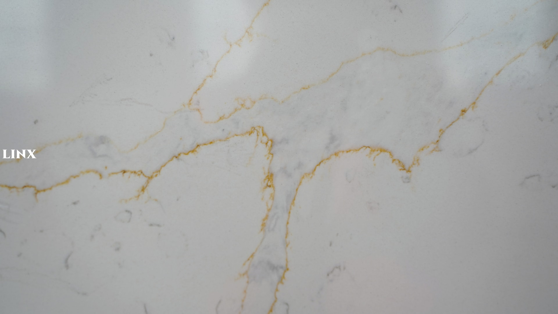 LX6165 CALACATTA GOLD QUARTZ STONE CLOSE UP 3 LINX SURFACES