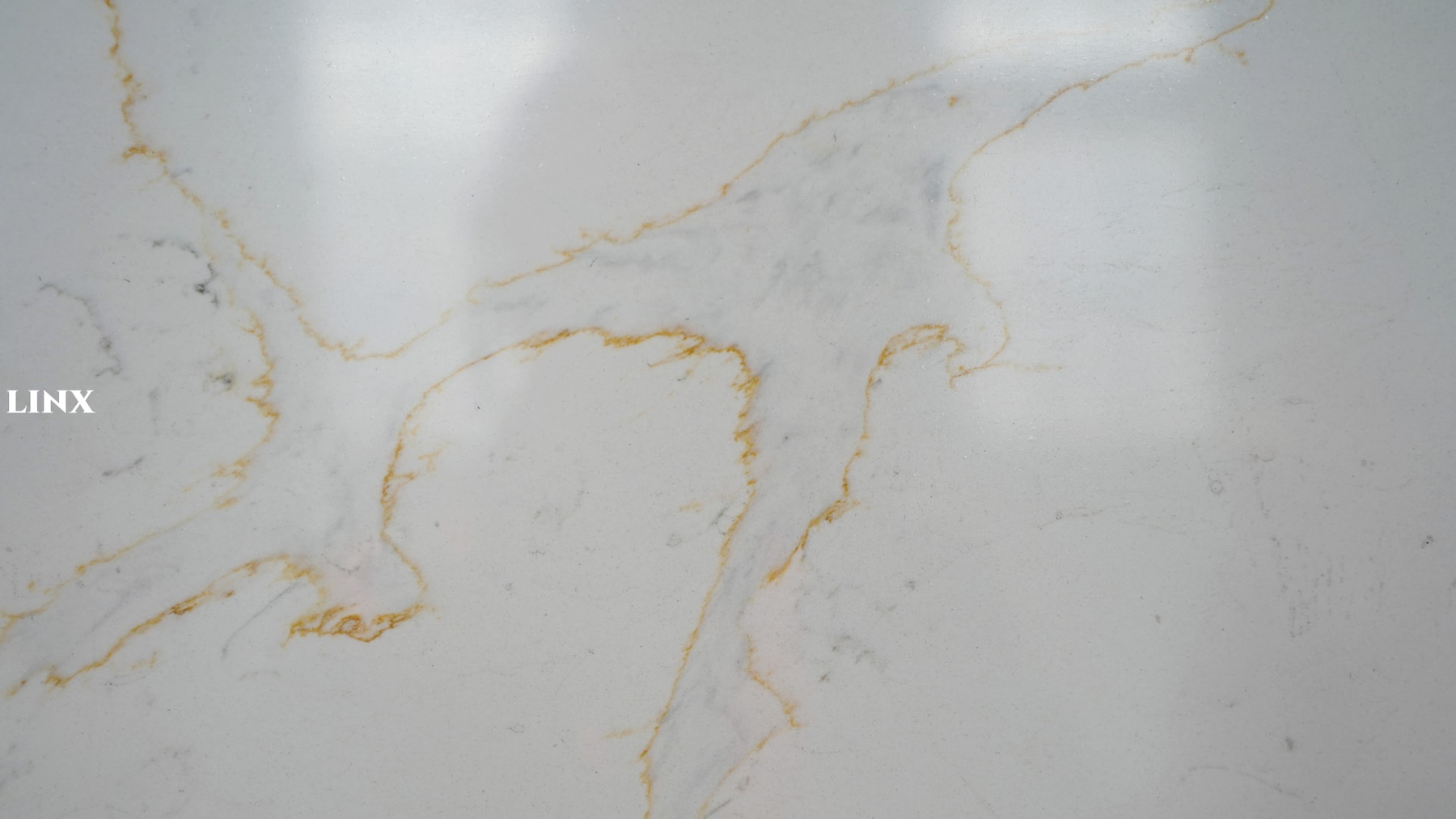 LX6165 CALACATTA GOLD QUARTZ STONE CLOSE UP 4 LINX SURFACES