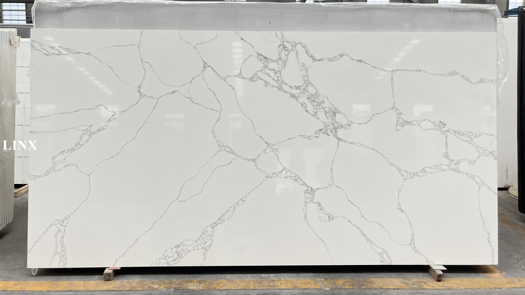 LX6729 Calacatta White Quartz Stone Linx Surfaces