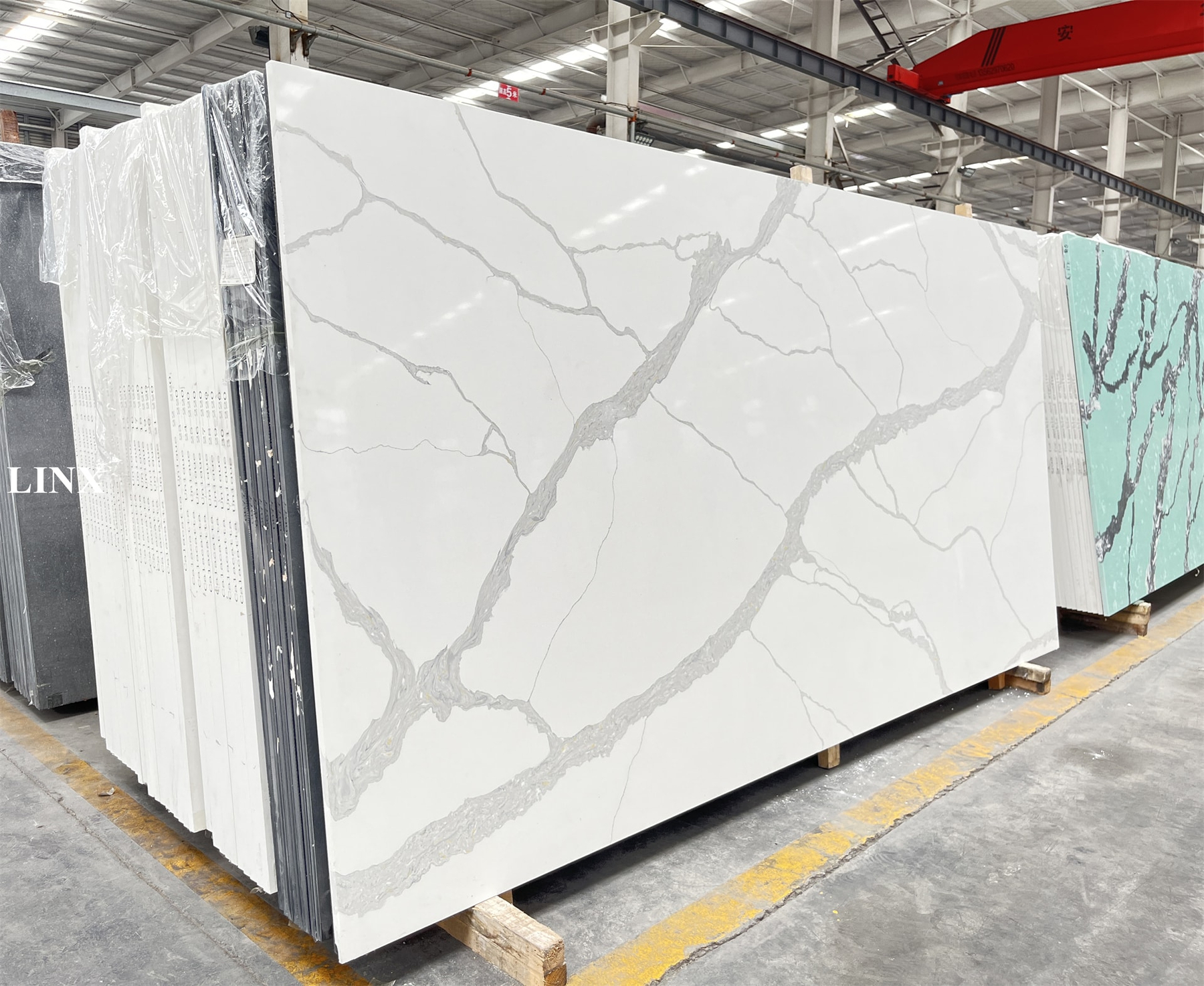 LX6754 Calacatta White Quartz Stone 1 Linx Surfaces