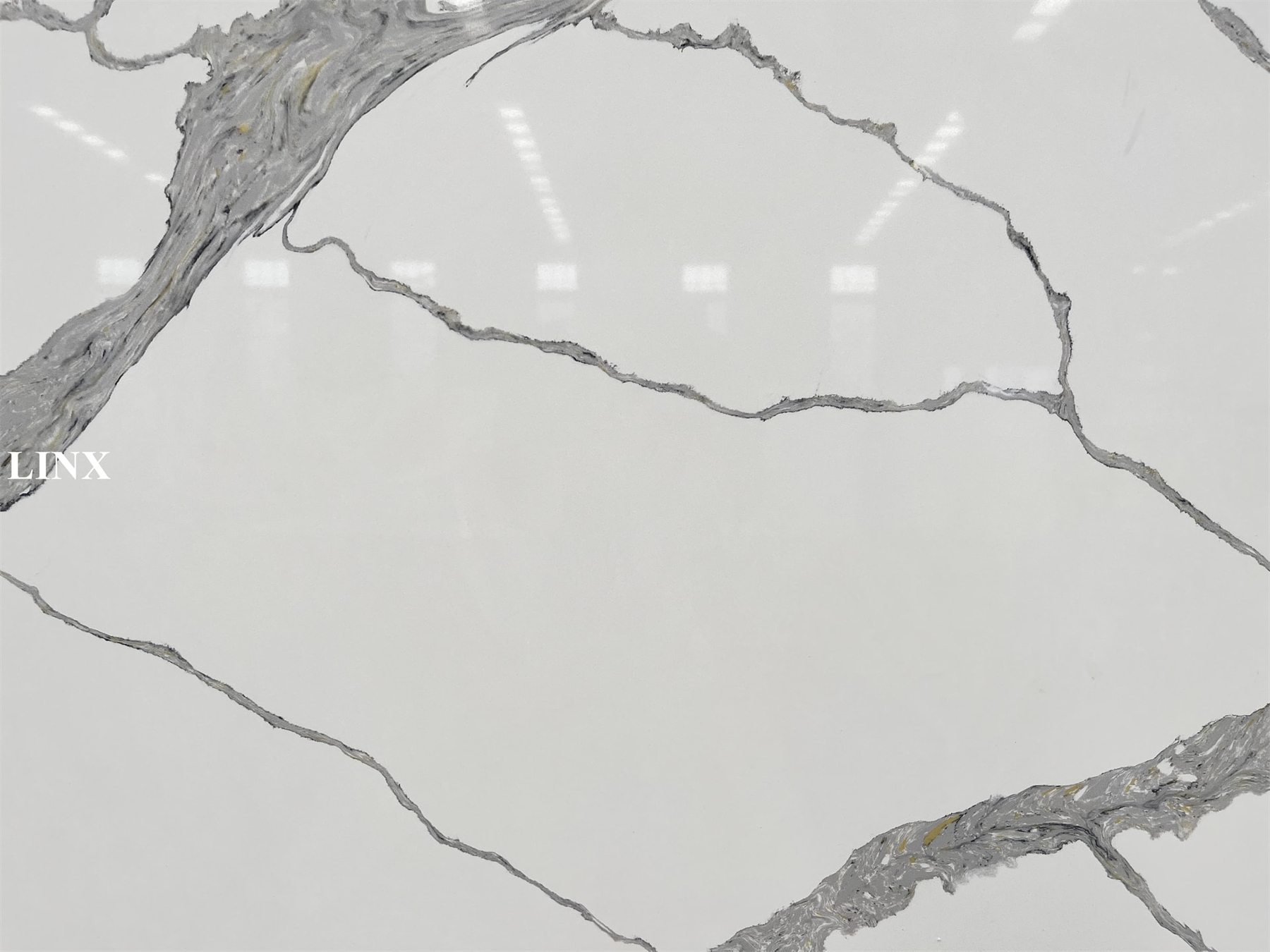 LX6754 Calacatta White Quartz Stone Close Up Linx Surfaces
