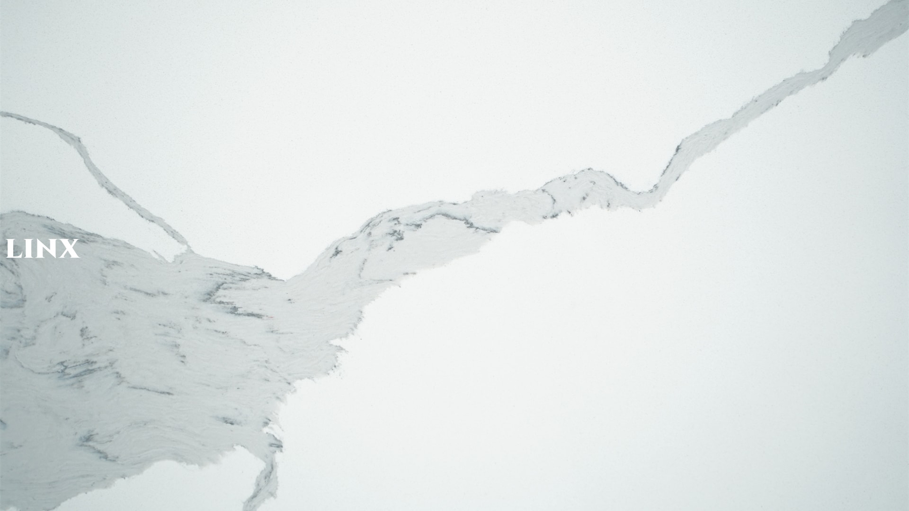 LX6806 CALACATTA WHITE QUARTZ STONE CLOSE UP 2 LINX SURFACES