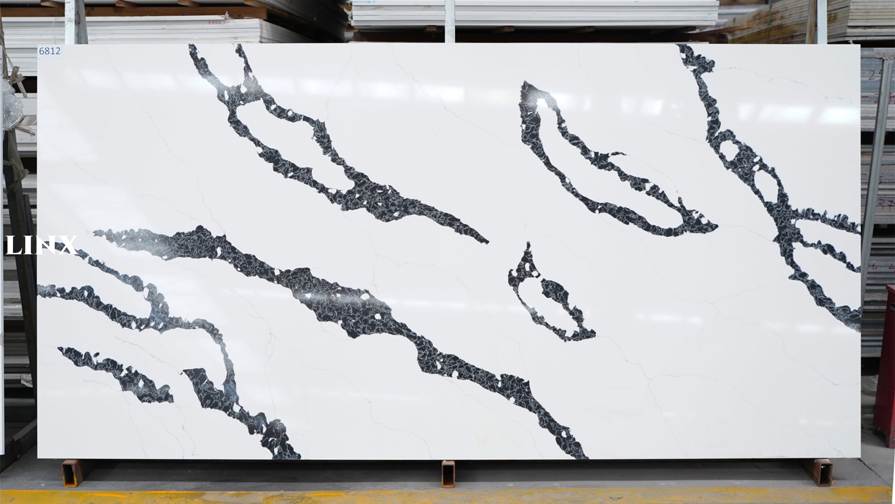 LX6812 CALACATTA BLACK VEIN QUARTZ STONE LINX SURFACES