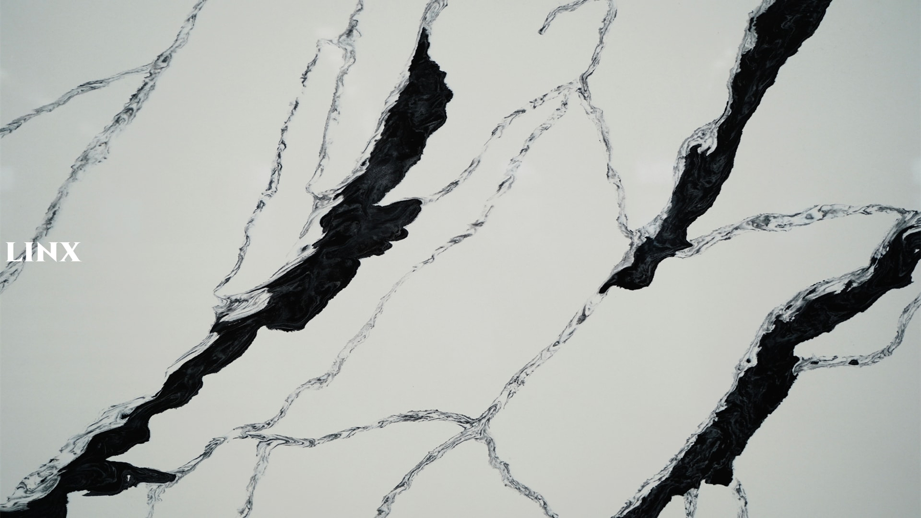 LX6816 CALACATTA BLACK VEIN QUARTZ STONE CLOSE UP 1 LINX SURFACES