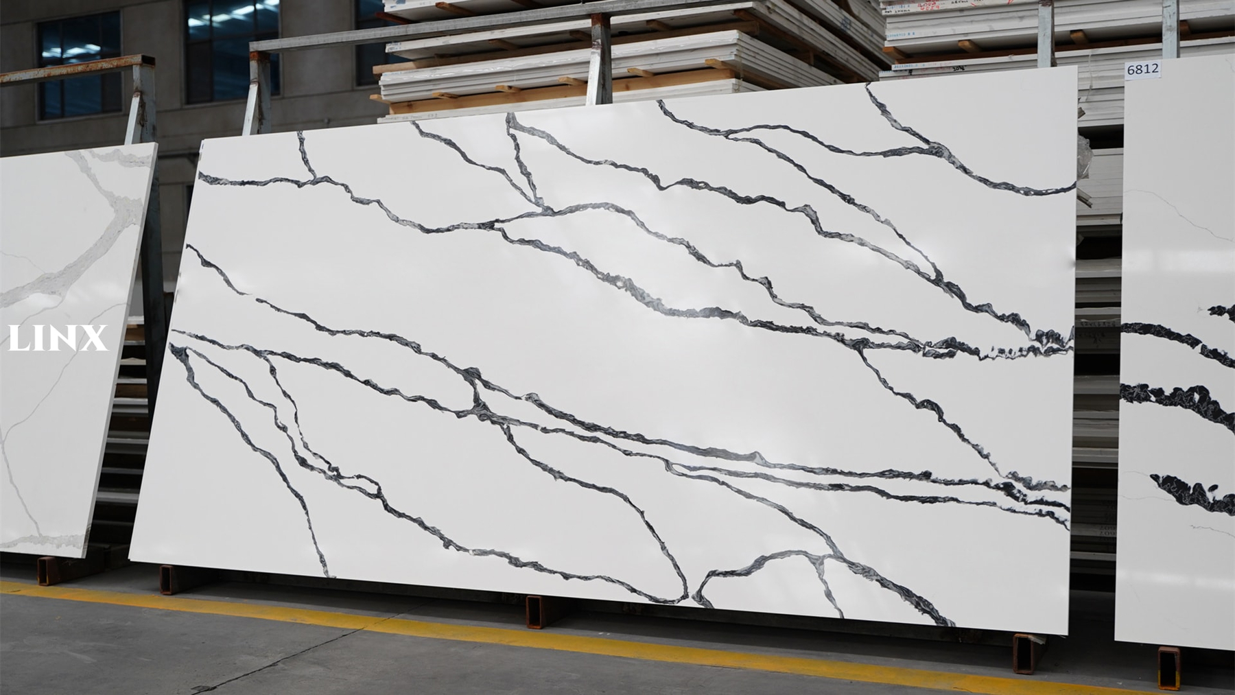 LX6819 CALACATTA BLACK VEIN QUARTZ STONE 2 LINX SURFACES