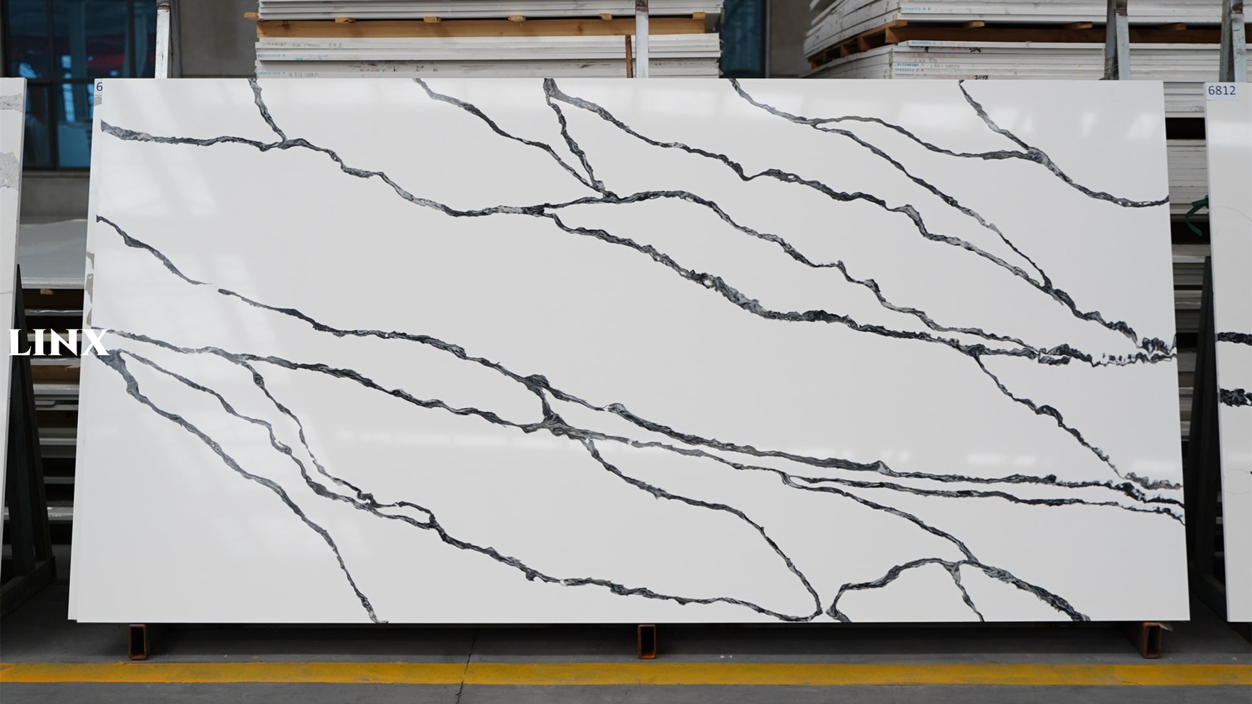 LX6819 CALACATTA BLACK VEIN QUARTZ STONE LINX SURFACES