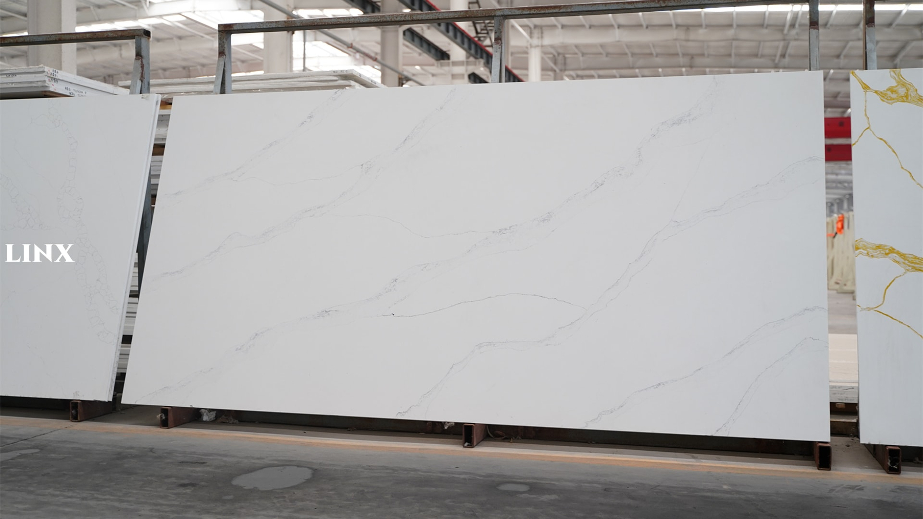 LX6836 CALACATTA WHITE QUARTZ STONE 2 LINX SURFACES