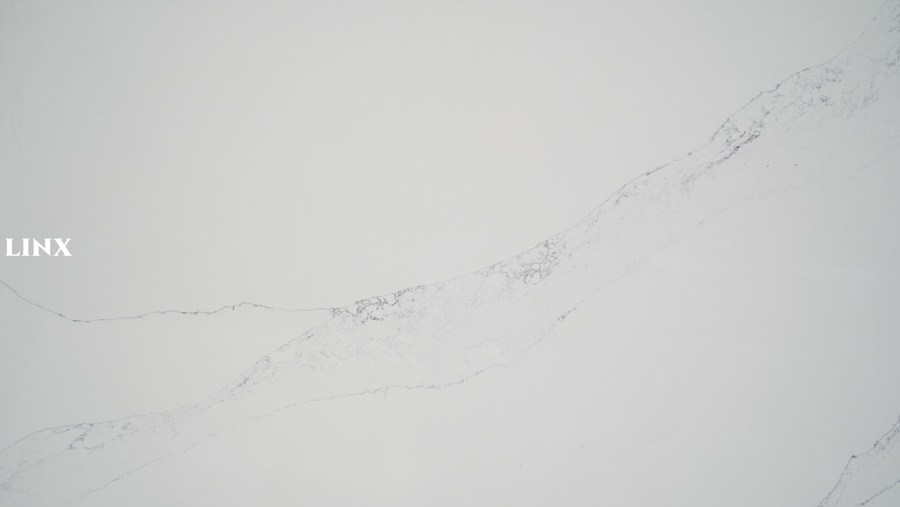 LX6836 CALACATTA WHITE QUARTZ STONE CLOSE UP 3 LINX SURFACES