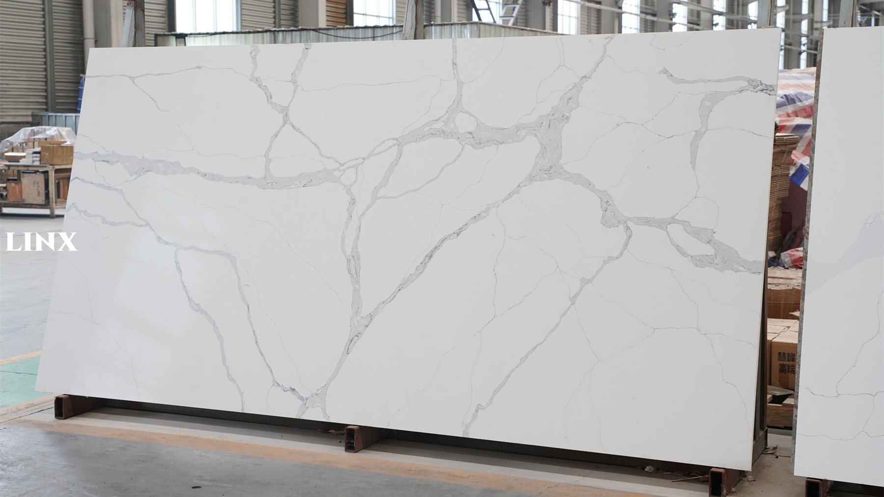 LX6841 CALACATTA WHITE QUARTZ STONE 2 LINX SURFACES