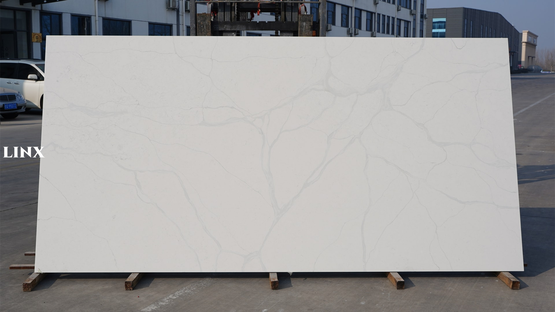 LX6870 CALACATTA WHITE QUARTZ STONE LINX SURFACES