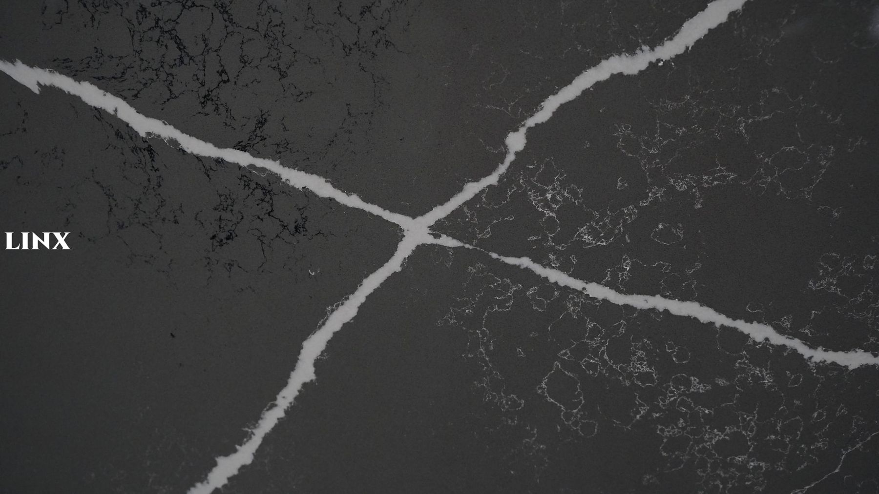 LX6871 CALACATTA GREY QUARTZ STONE CLOSE UP 1 LINX SURFACES