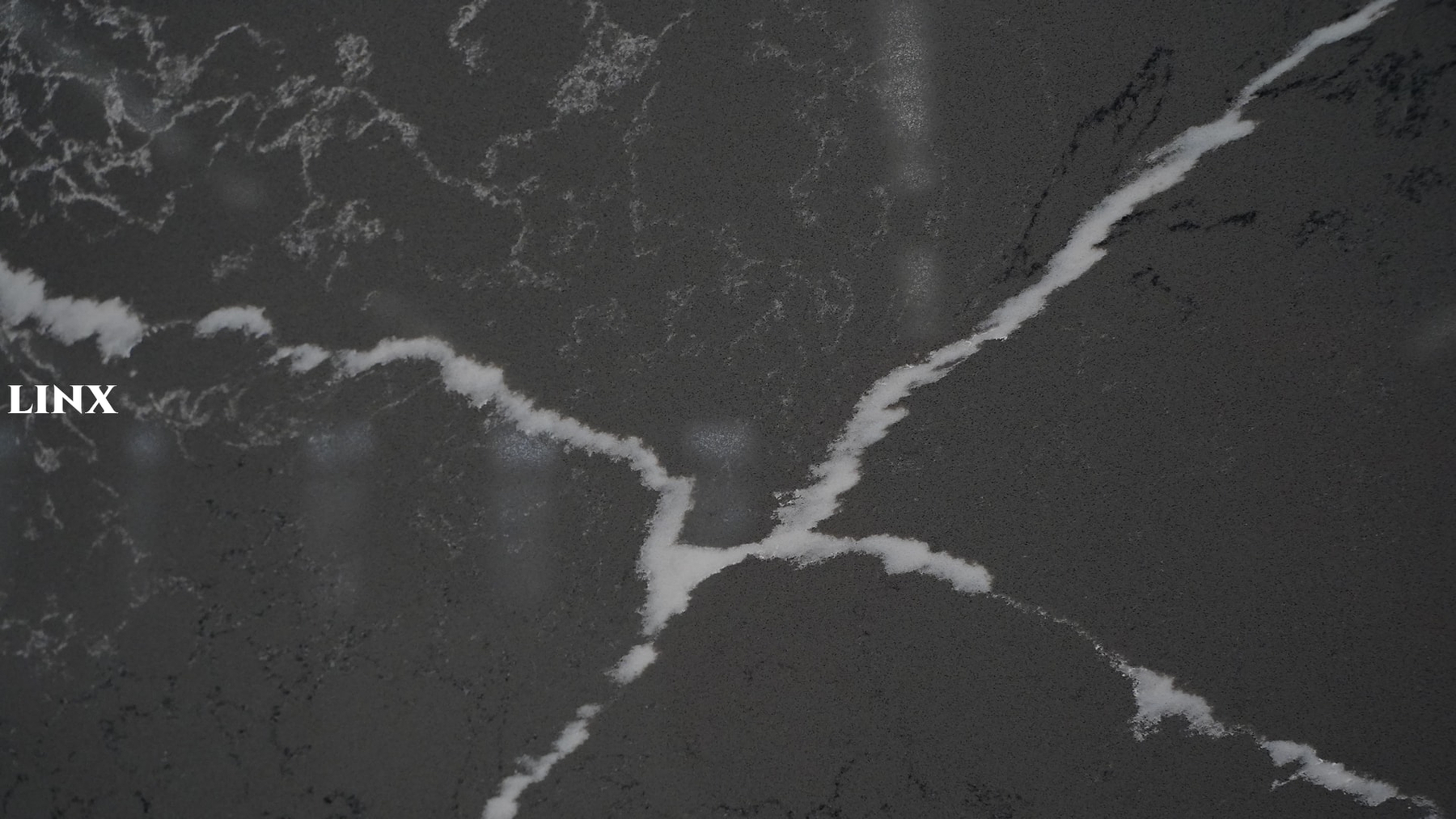 LX6871 CALACATTA GREY QUARTZ STONE CLOSE UP 2 LINX SURFACES