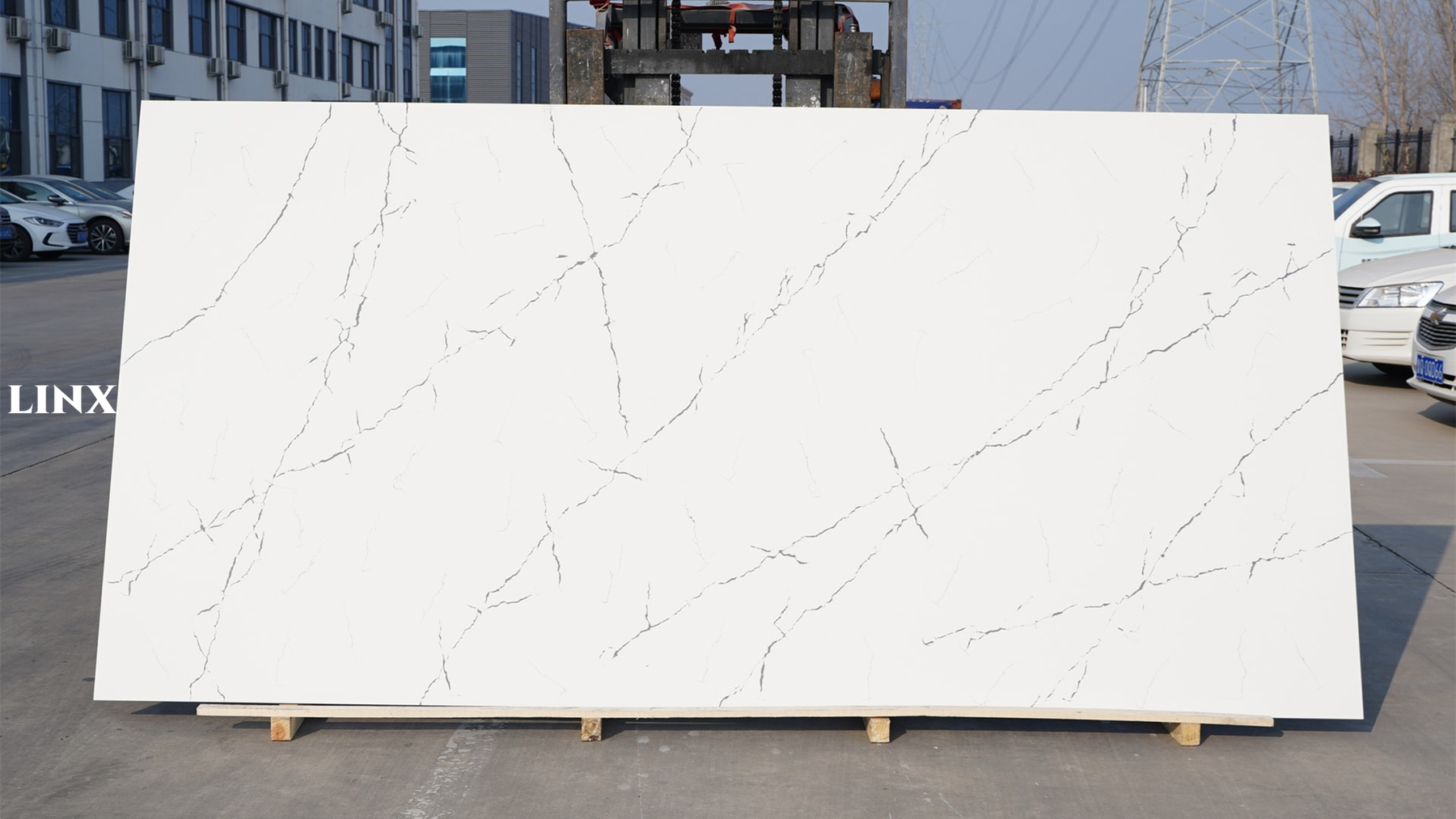 LX6872 CALACATTA WHITE QUARTZ STONE LINX SURFACES