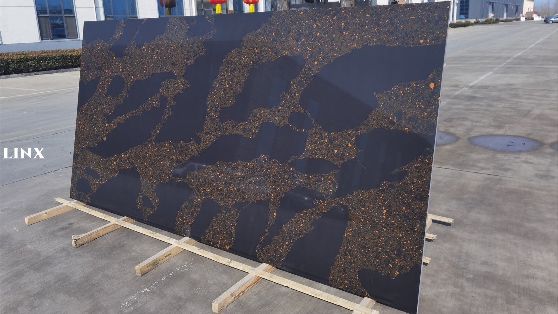 LX6873 CALACATTA BLACK QUARTZ STONE 1 LINX SURFACES