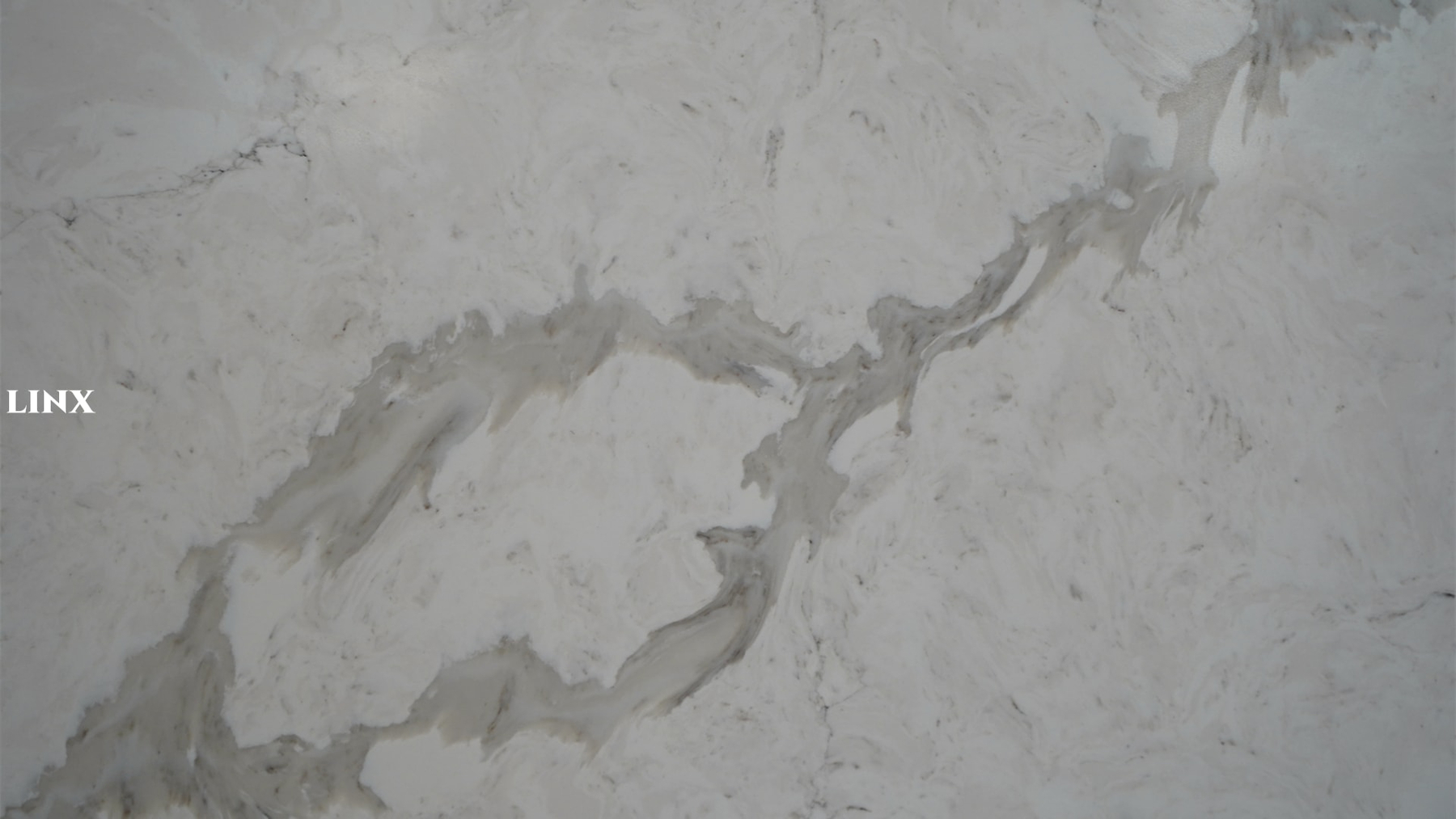 LX7367 CALACATTA WHITE QUARTZ STONE CLOSE UP 3 LINX SURFACES