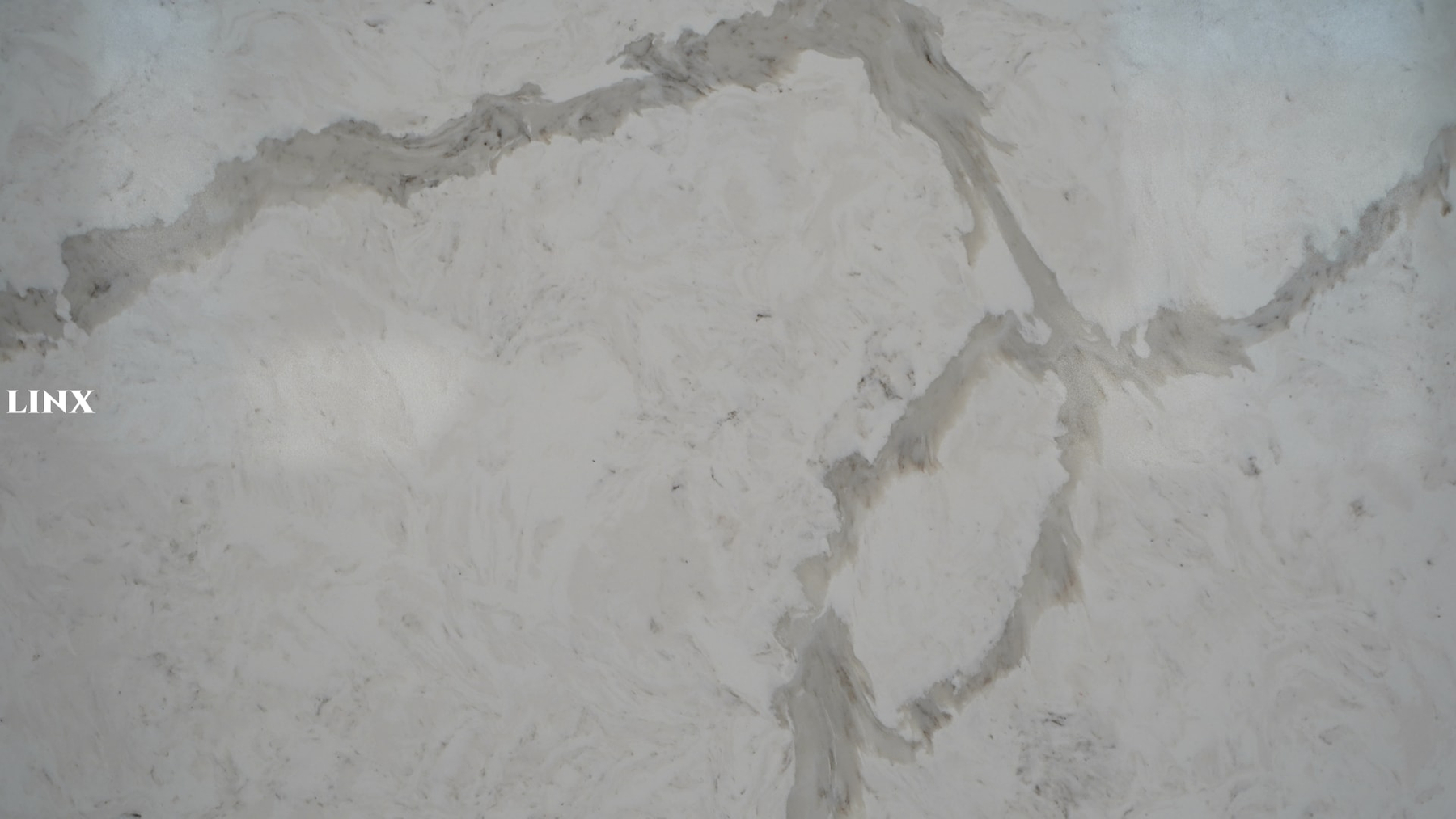 LX7367 CALACATTA WHITE QUARTZ STONE CLOSE UP 4 LINX SURFACES