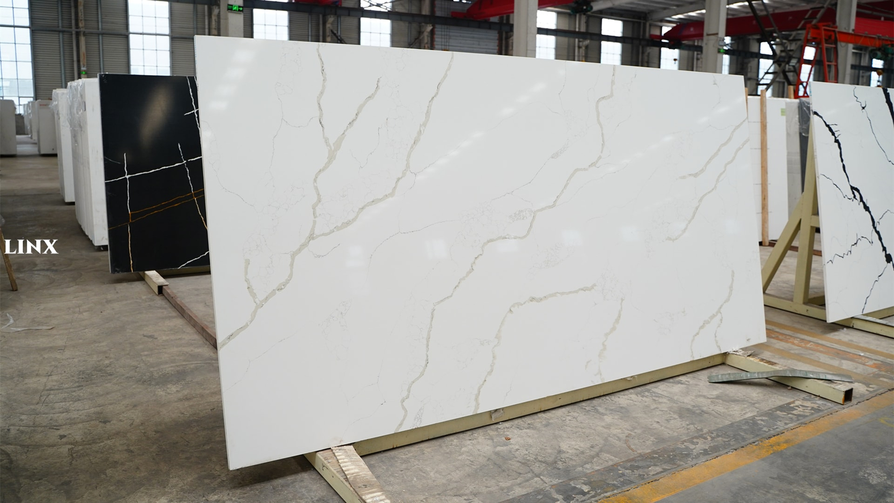 LX8044 CALACATTA WHITE QUARTZ STONE 1 LINX SURFACES