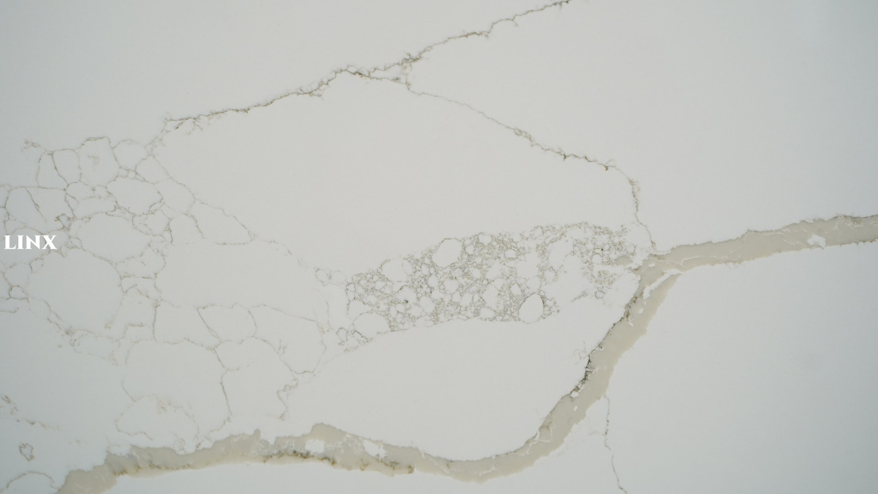 LX8044 CALACATTA WHITE QUARTZ STONE CLOSE UP 3 LINX SURFACES