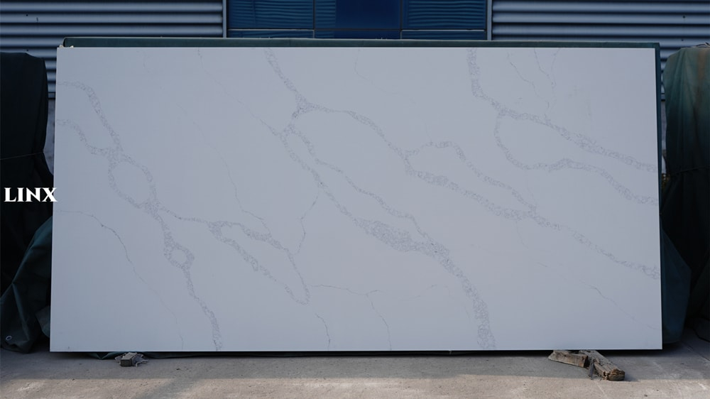 LX8121 CALACATTA WHITE QUARTZ STONE FEATURE LINX SURFACES