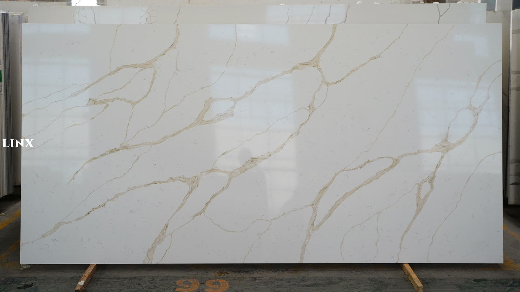 LX8165 CALCATTA GOLD QUARTZ STONE LINX SURFACES